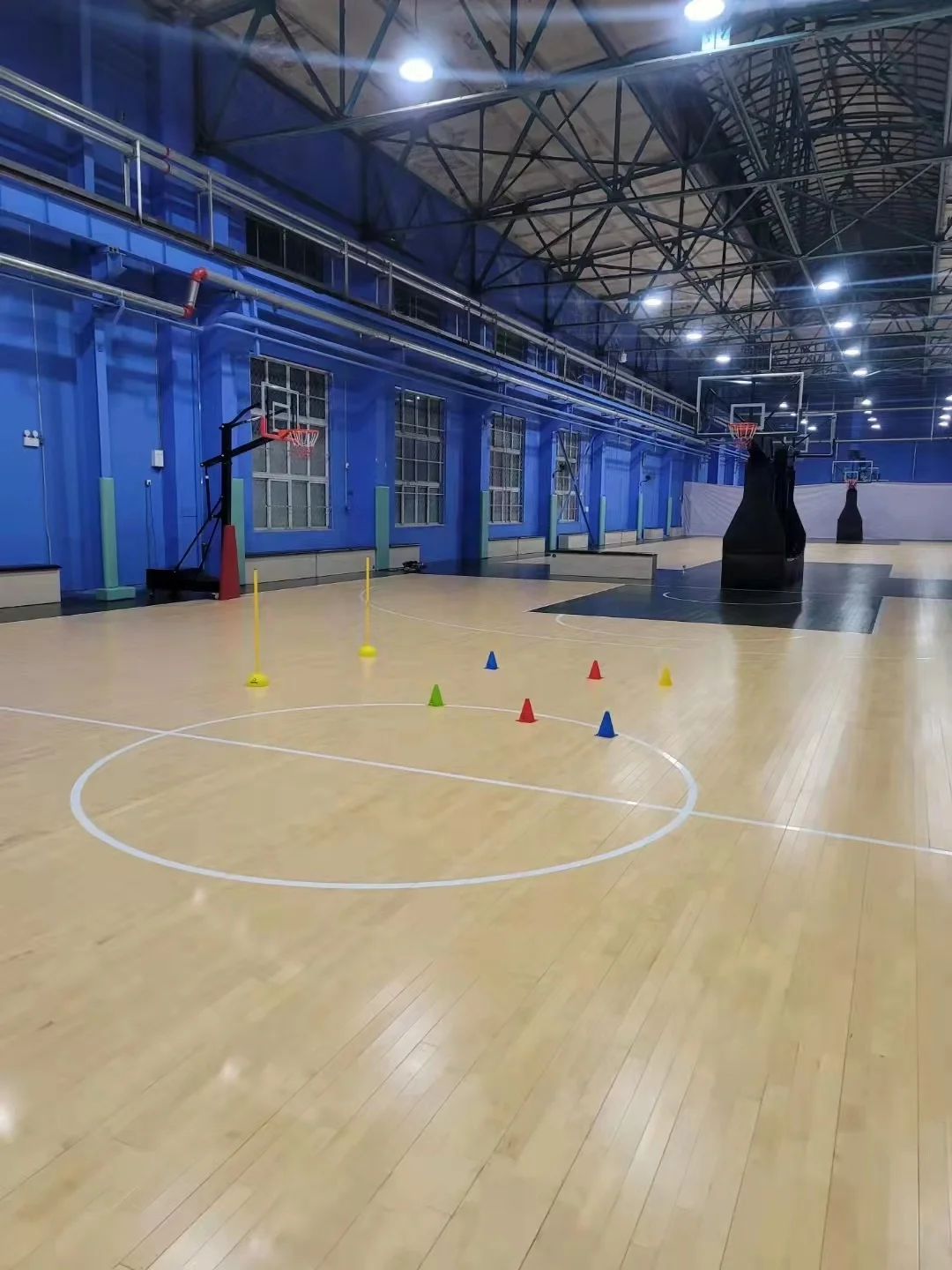 Китайский поставщик, профессиональный спортивный настил из кленового дерева для баскетбольной площадки