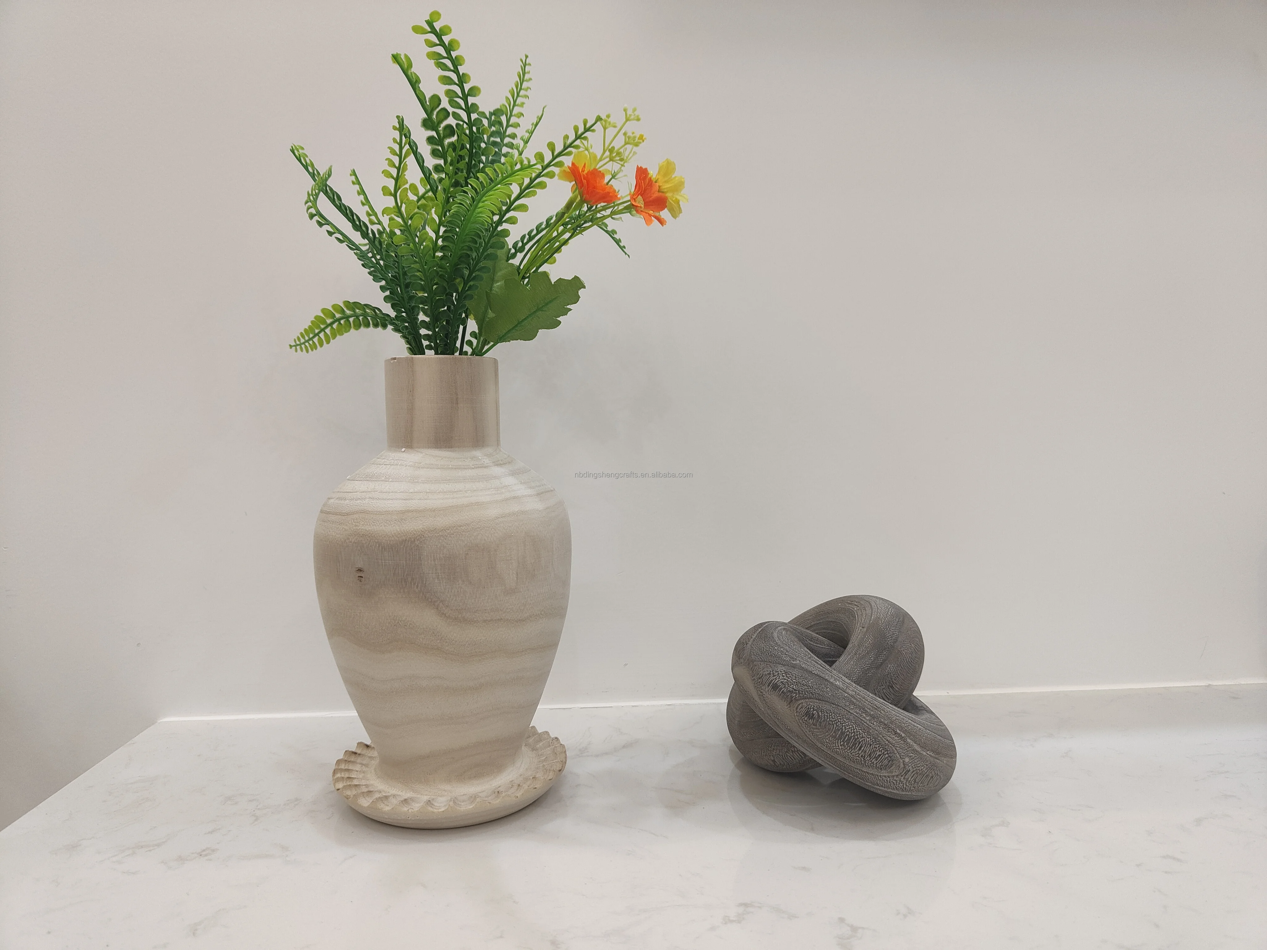 Modern Design Flower Vase for Tabletop and lobby Home Indoor and office Decorative Wood Flower Vase For Hot Selling