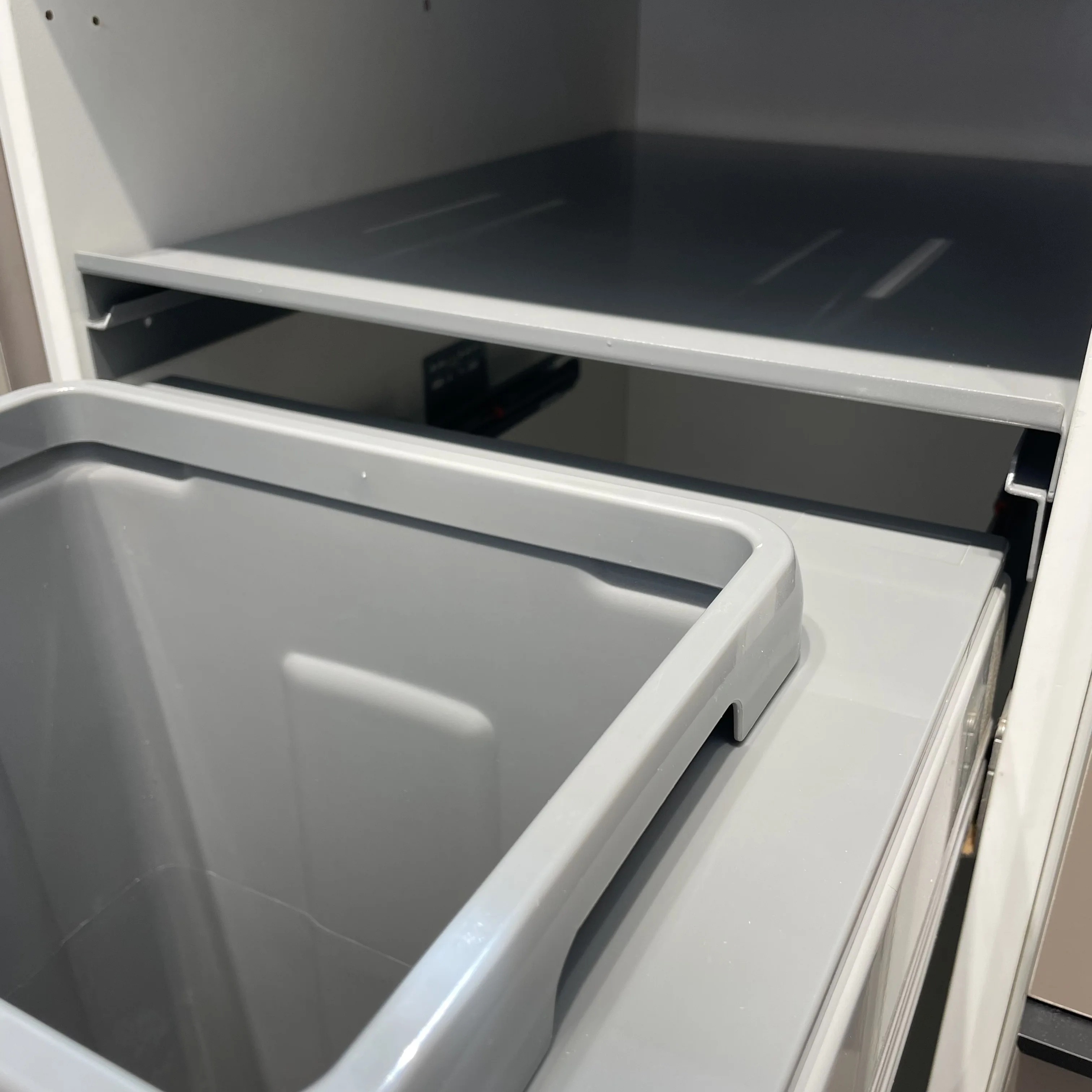 Goldmine kitchen cabinet doors hanging waste bins trash can kitchen waste bin pull-out