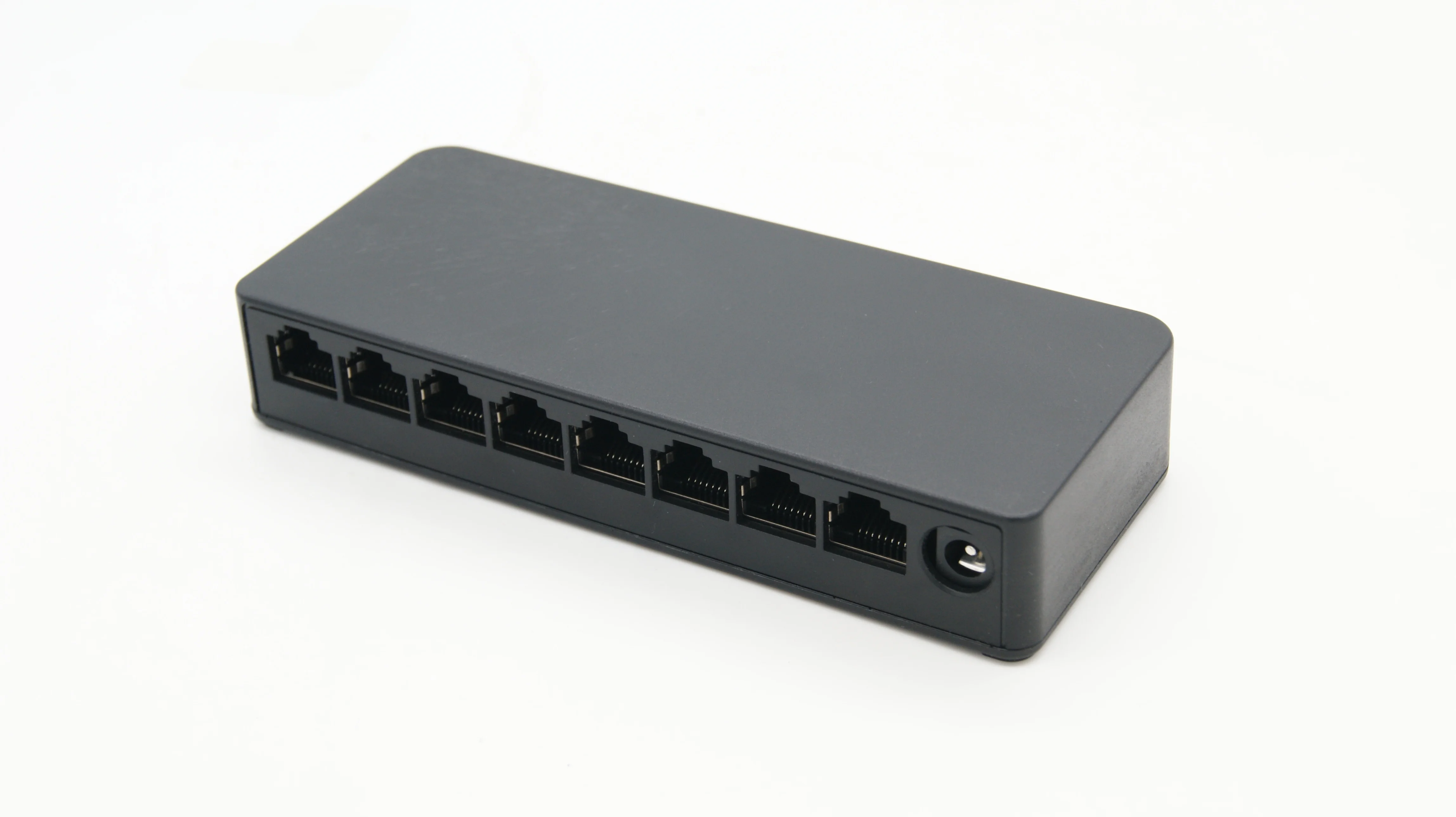 Desktop home or office use 8 port 10/100m fast ethernet switch