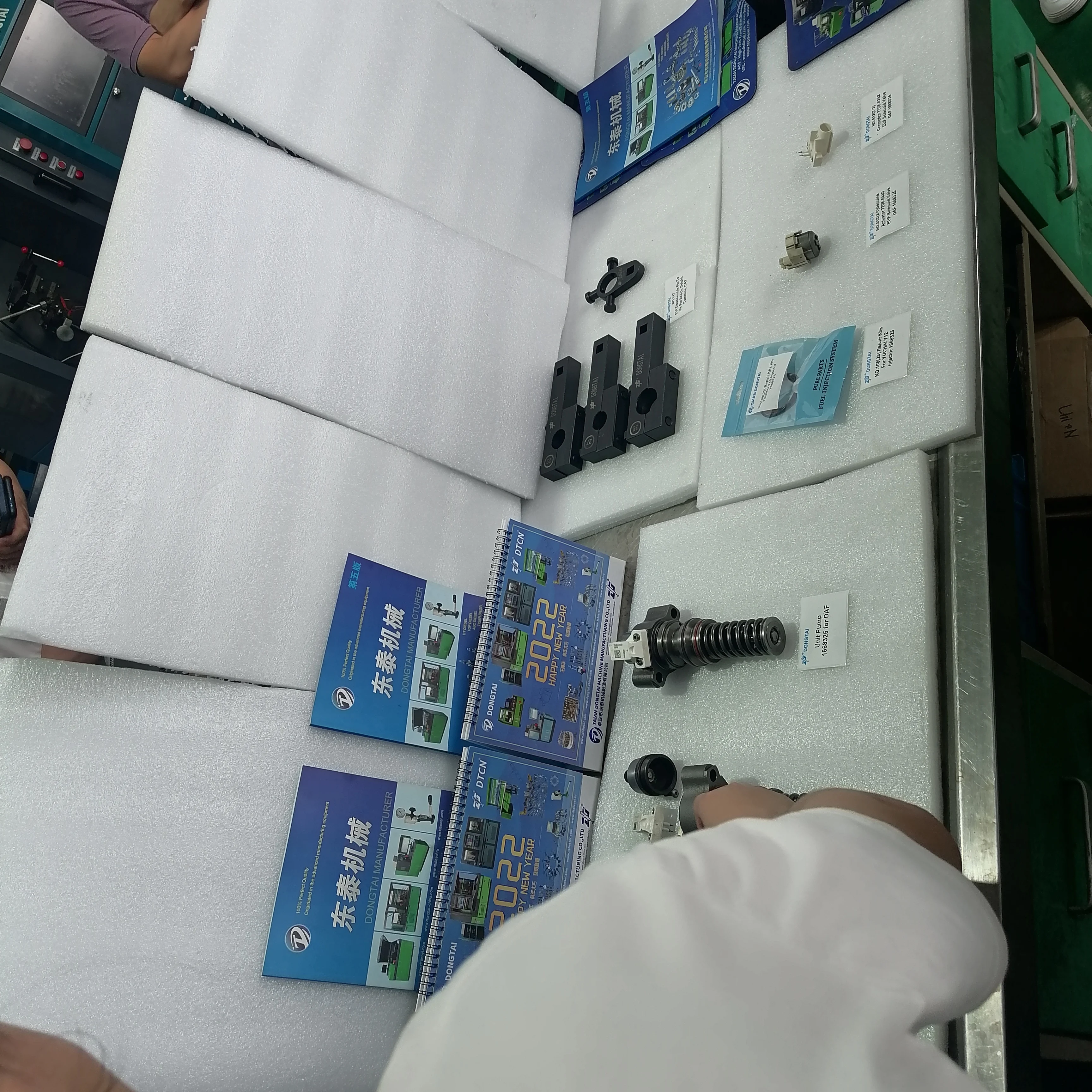 Детали для дизельного двигателя ISLE8.9 грузовиков DAF топливный инжектор 1668325