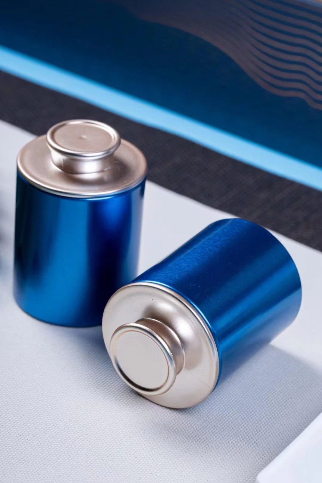 Wholesale small empty Iron tea Can spiral sealed lid Mini exquisite Portable tea packaging jars