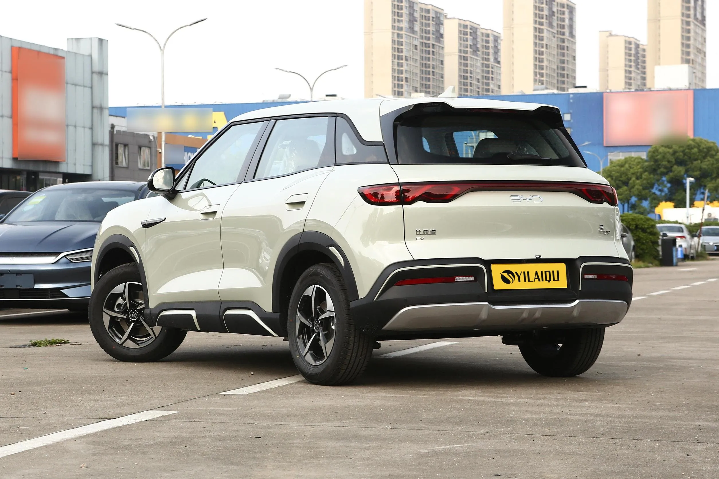 2024 Neue Version China Byd Auto 2024 Yuan up New Ev Car Electric Car Transcendent 401 Km Long Range Byd Yuan up