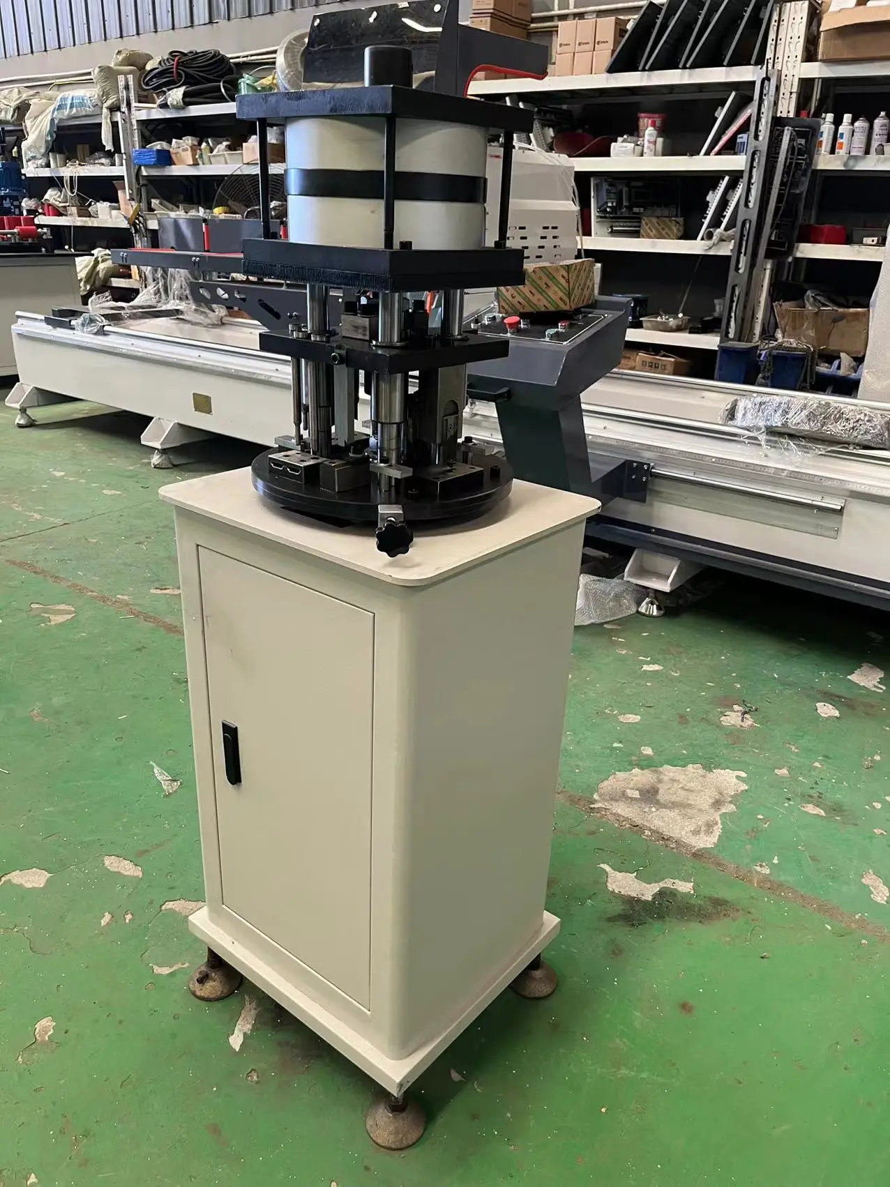 Door and window punching machine Five-station hydraulic press for aluminum doors and Windows