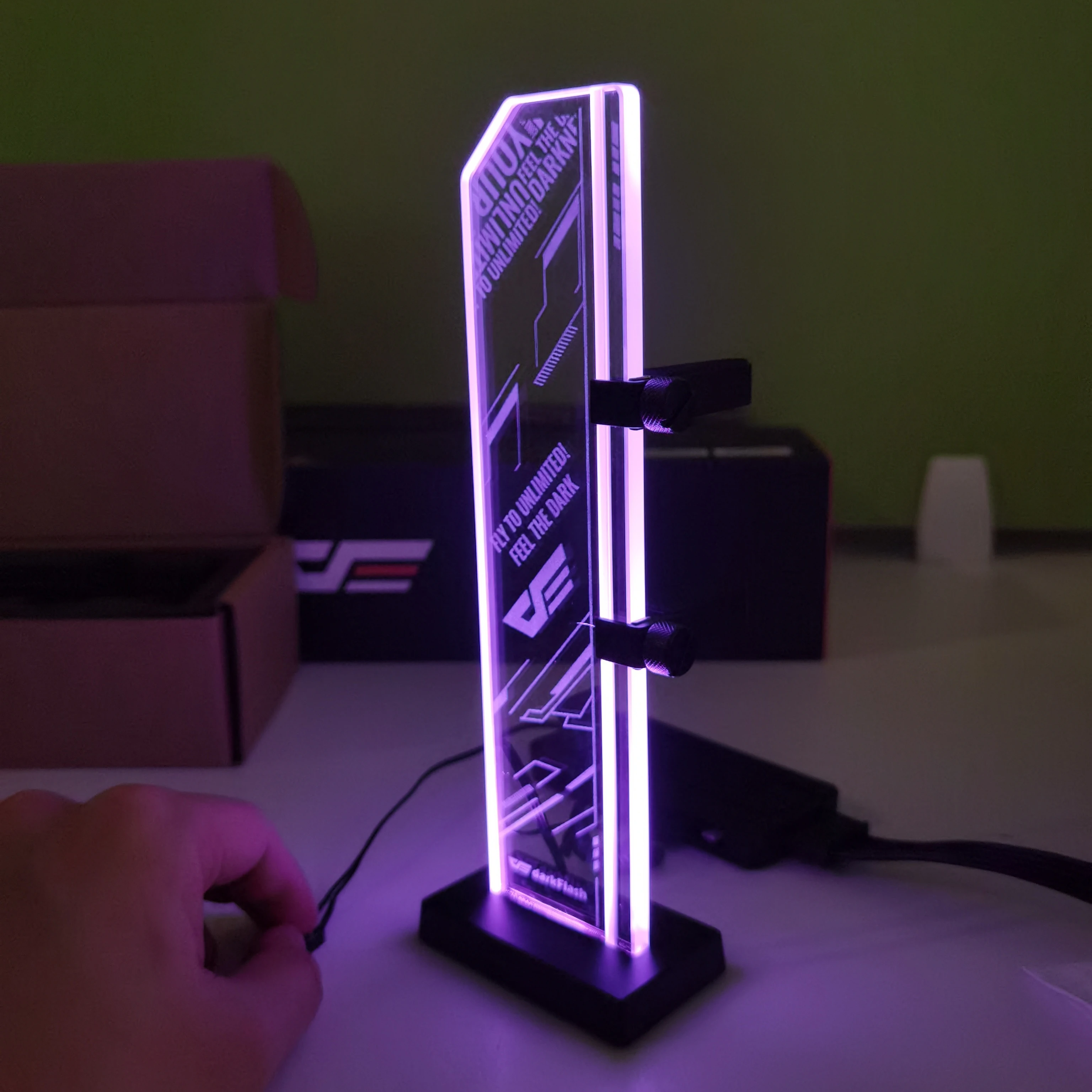 Darkflash RGB 3-Pin GPU Опорный кронштейн закаленная стеклянная поверхность принимает массу весом до 5V адресуемых видеокарта Скоба поддержки видео карта Пси и