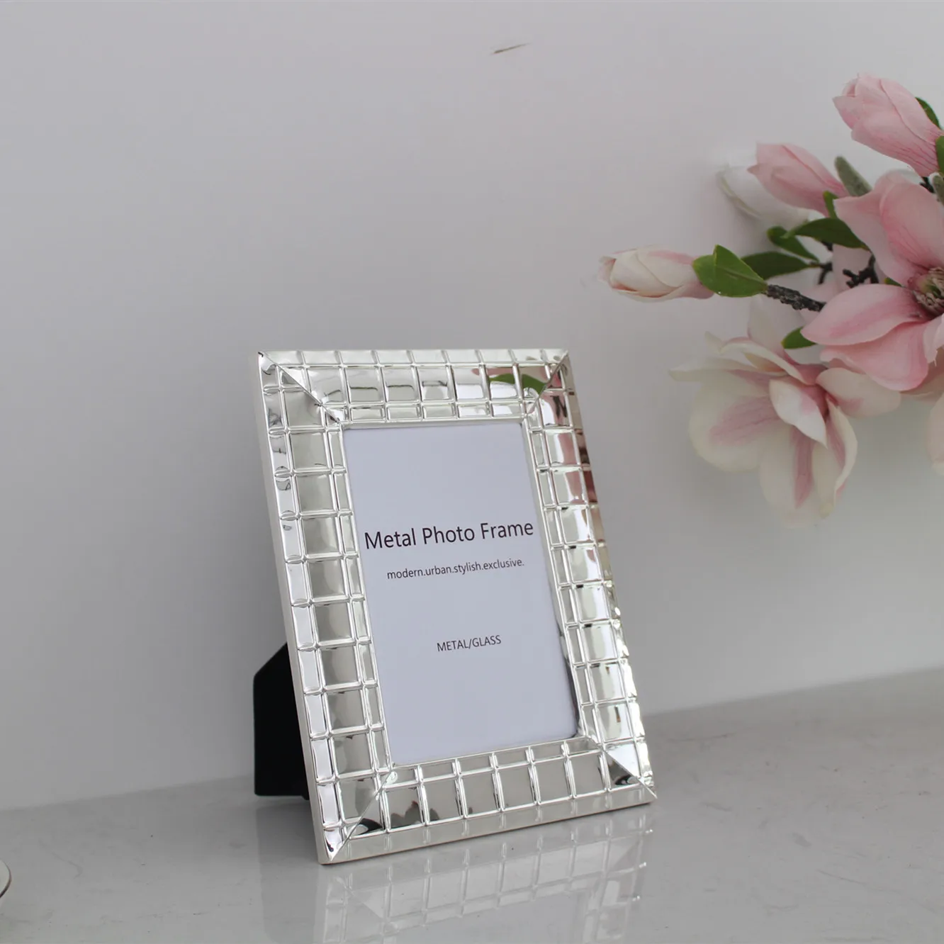 8X10 Factory directly customizes high quality metal photo frame size and card paper for memorial and home decoration