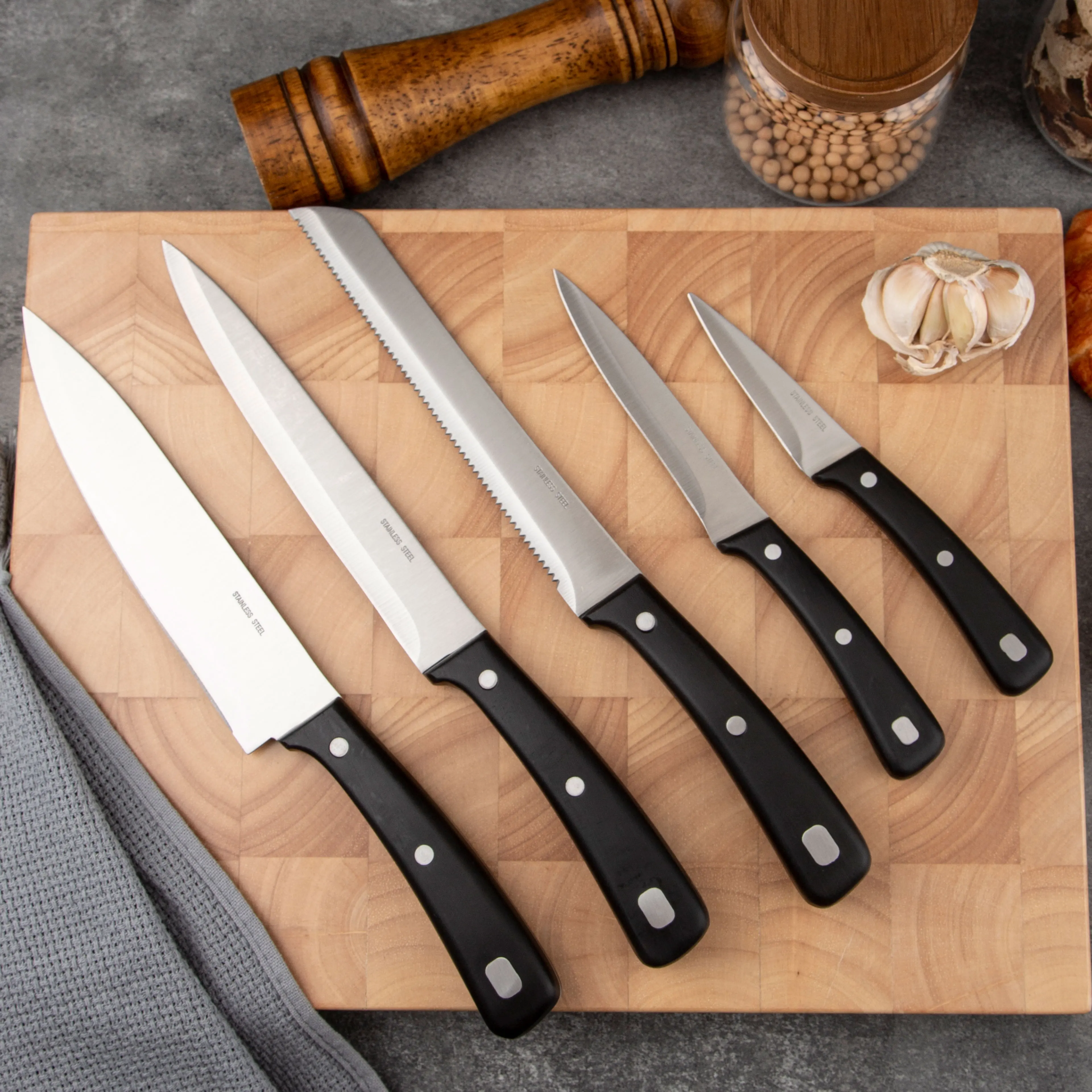 5 PCS Super Sharp Stainless Steel Kitchen Knife Set Modern Design with Plastic Handle for Cutting and Cooking