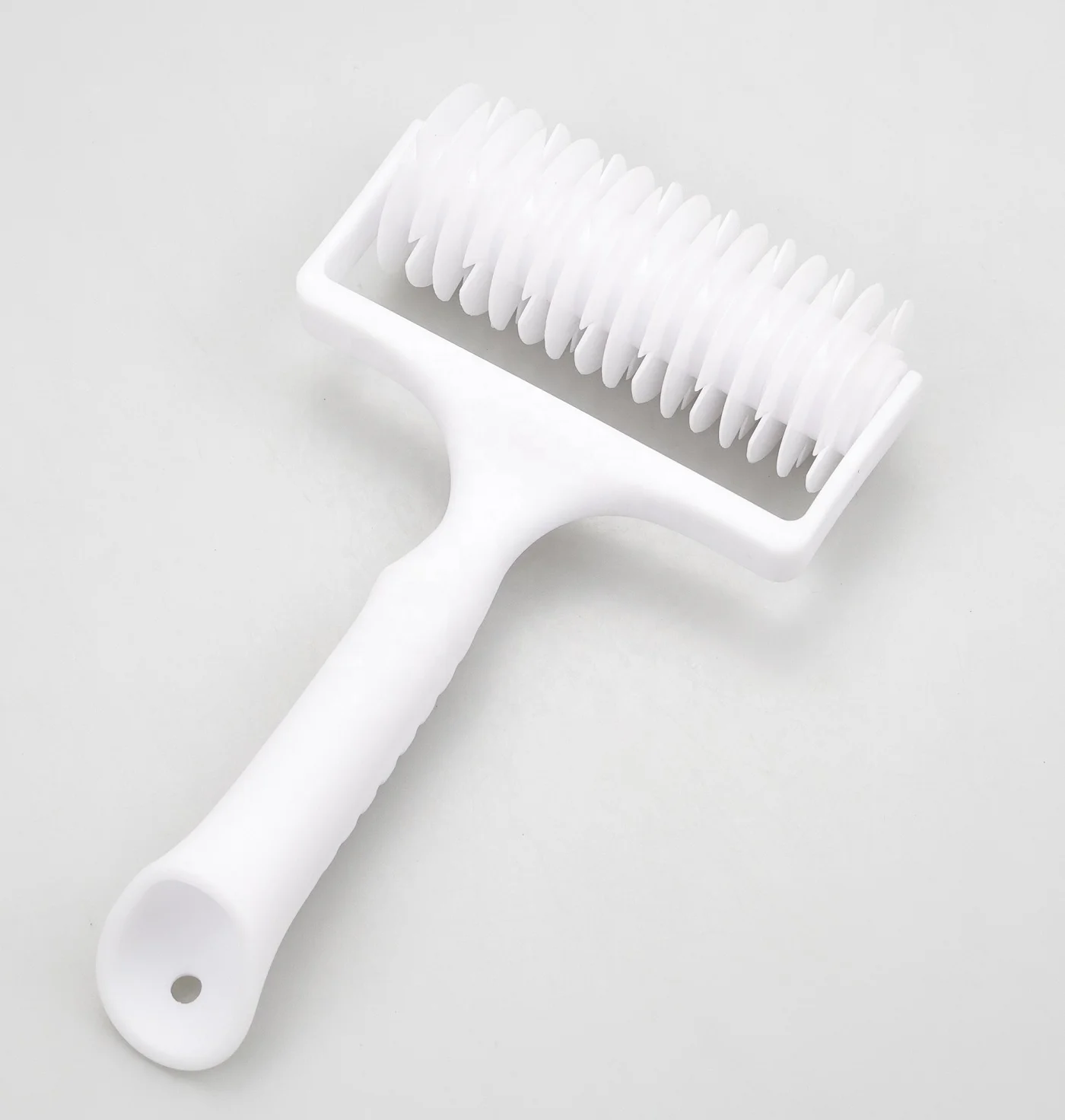 Baking tools Plastic pizza biscuit dough roller Cake pie needle wheel cutter Cake bread punching machine