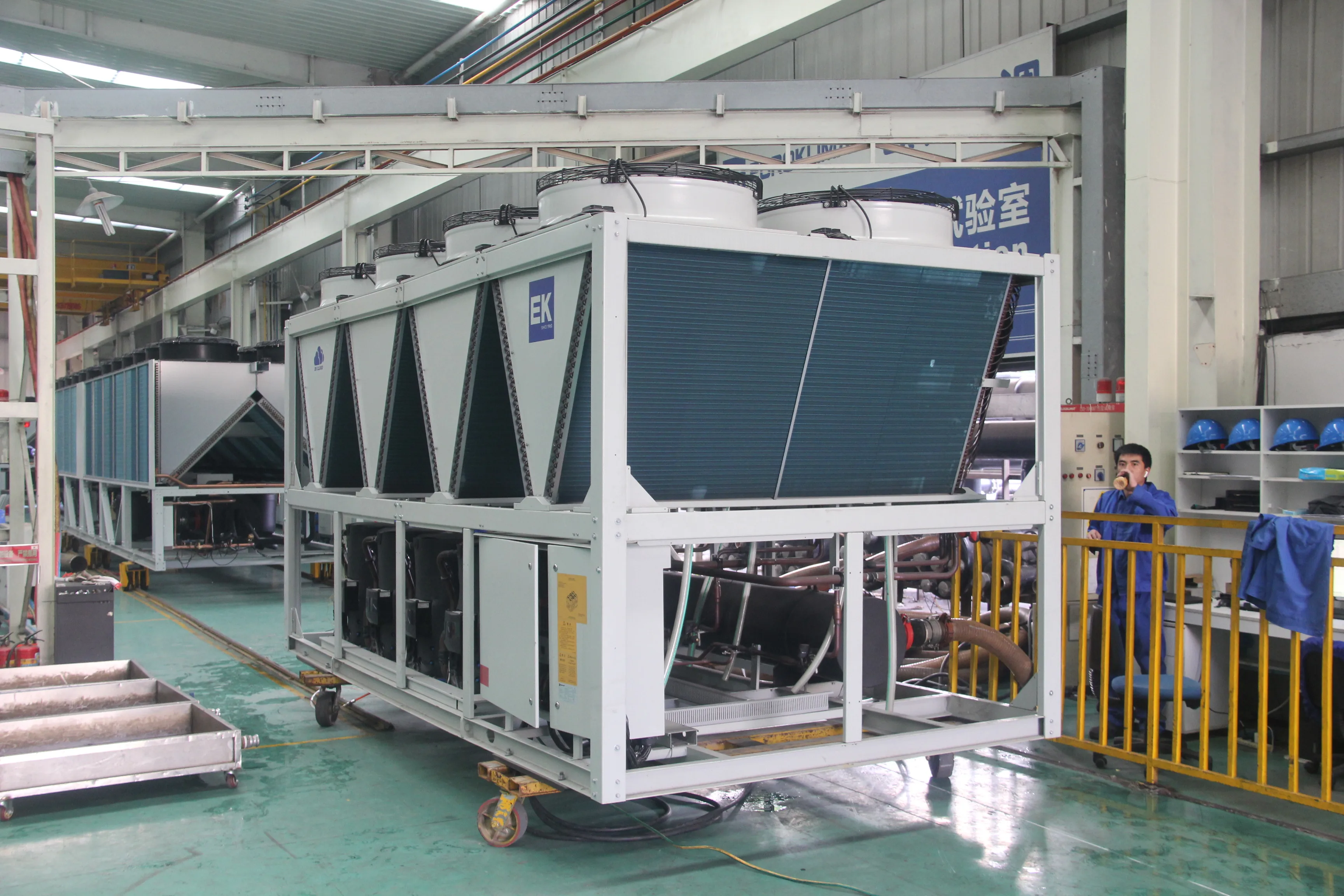 Heat Pump energy saving reduced emissions air cooled scroll chiller air cooled water chiller