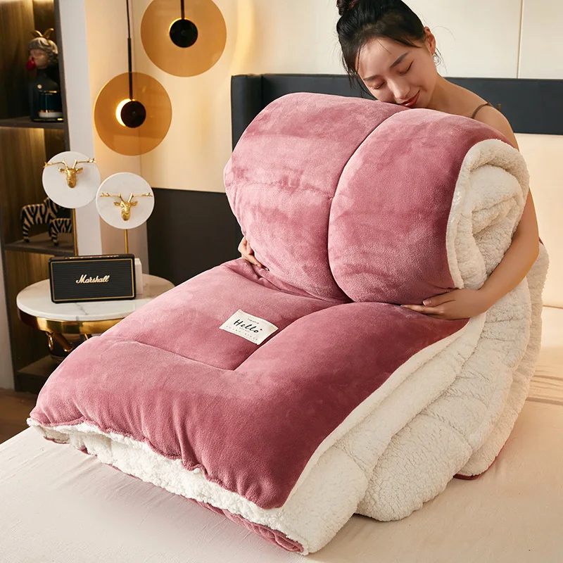 Wholesale cheap custom modern high quality everyone love cotton thick camping quilt down