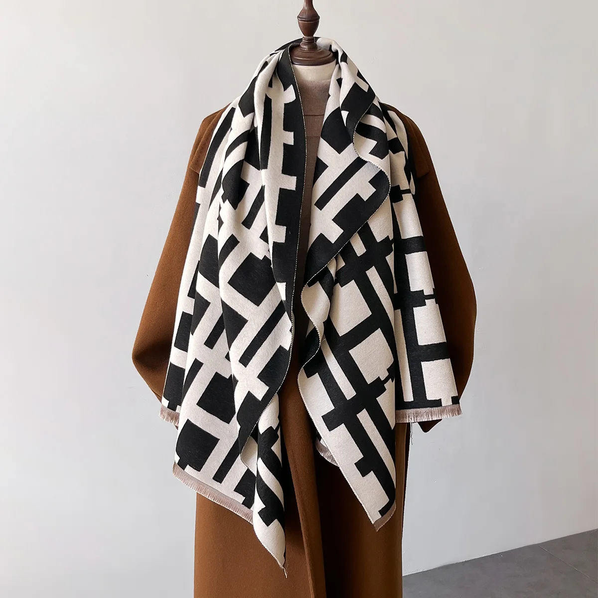 luxury Designs Plaid Print Cashmere Scarf Thick Long Pashmina Shawl Winter Warm Scarves Wholesales