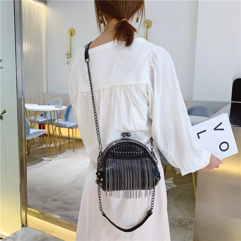 Factory Wholesale Ladies Rivet Handbags Women Shoulder Bags Tassel Purses