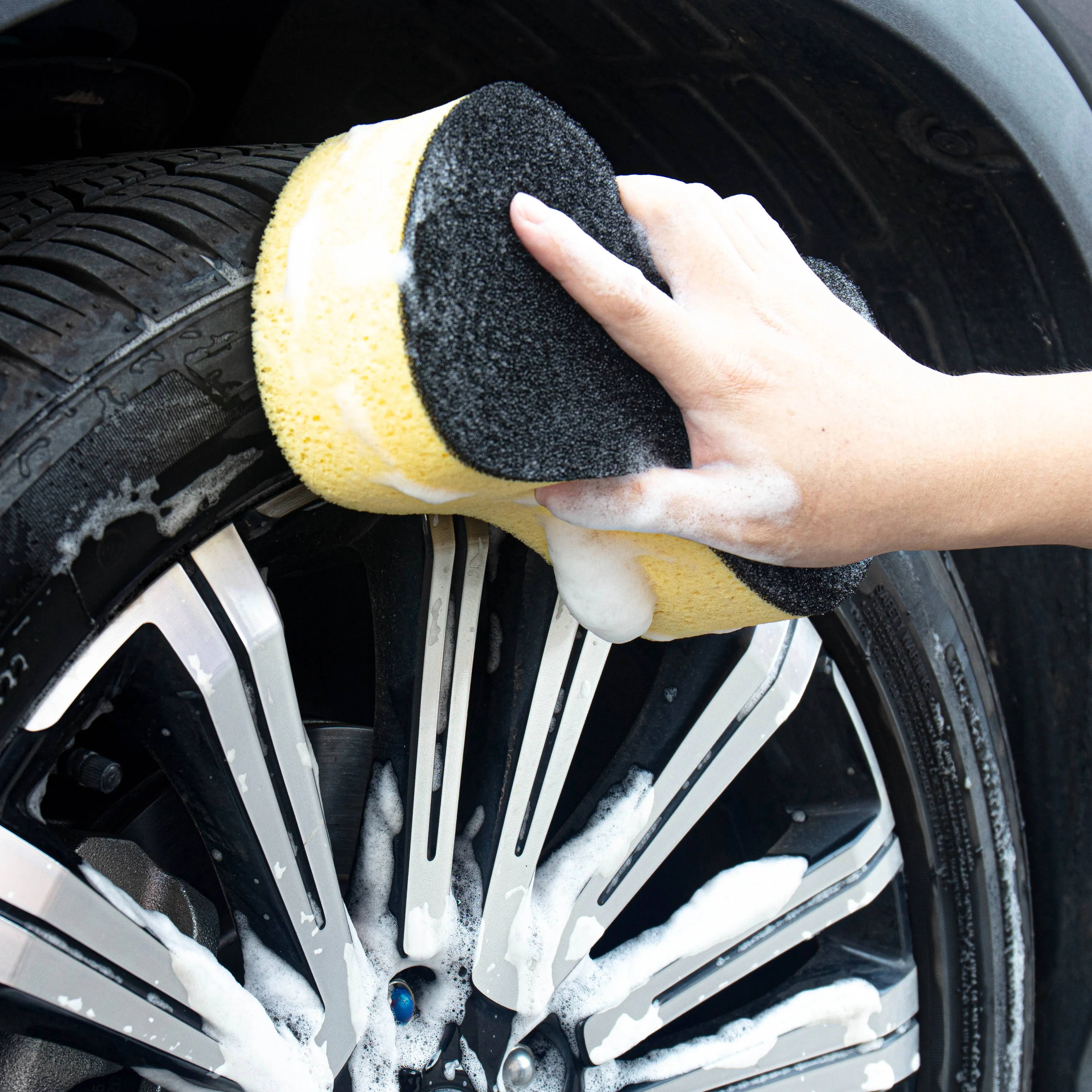 Efficient cleaning of large sponge Blocks without damaging the surface For scrubbing cars