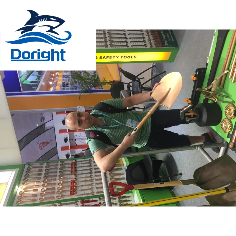 Non Sparking Long Wood Handle Industrial Heavy Duty Round Shovel Square Spade Brass Shovel