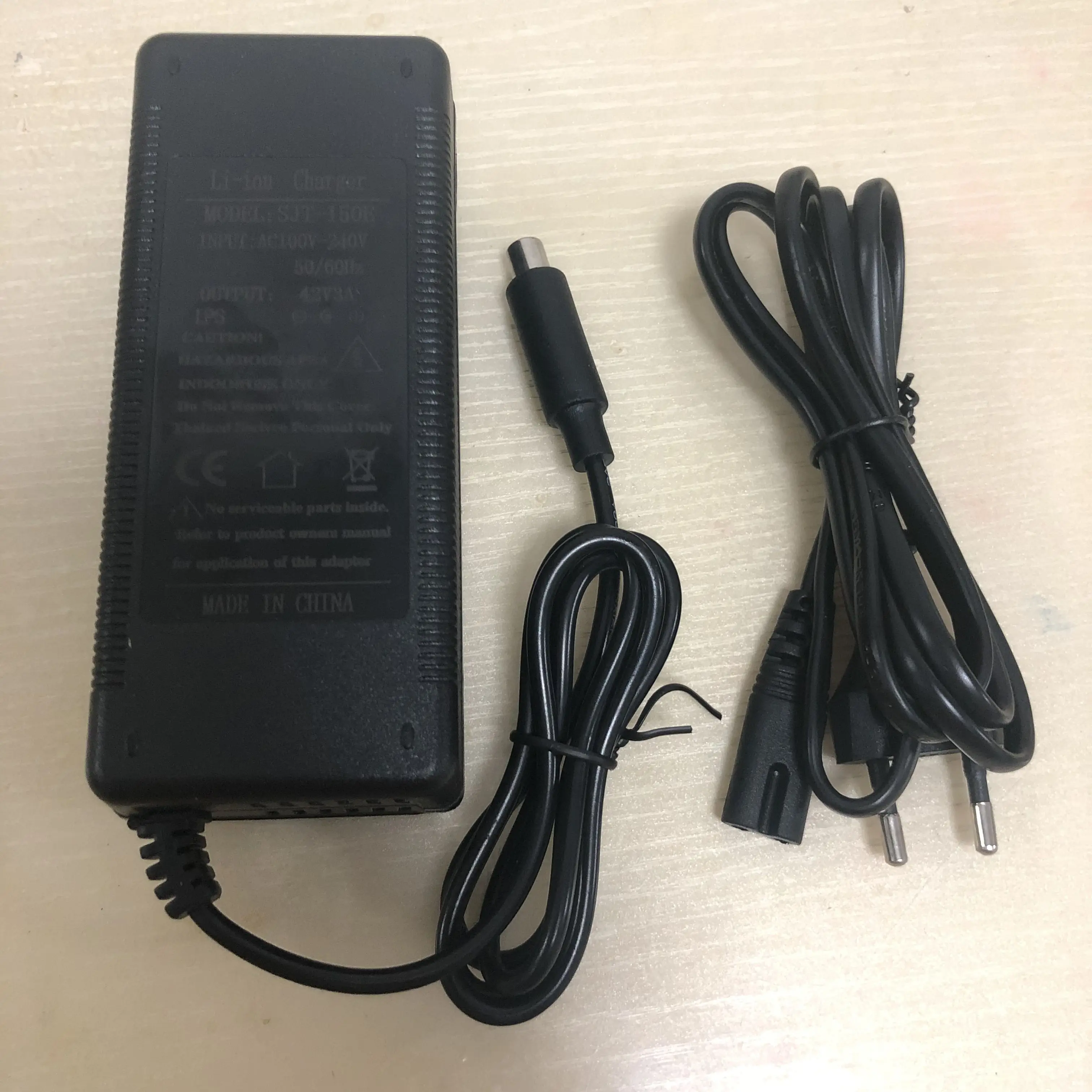 Automatic 100V-240V 45-60HZ 42V 3A li-ion battery charger CE ROHS FCC for 150W Electric Vehicle