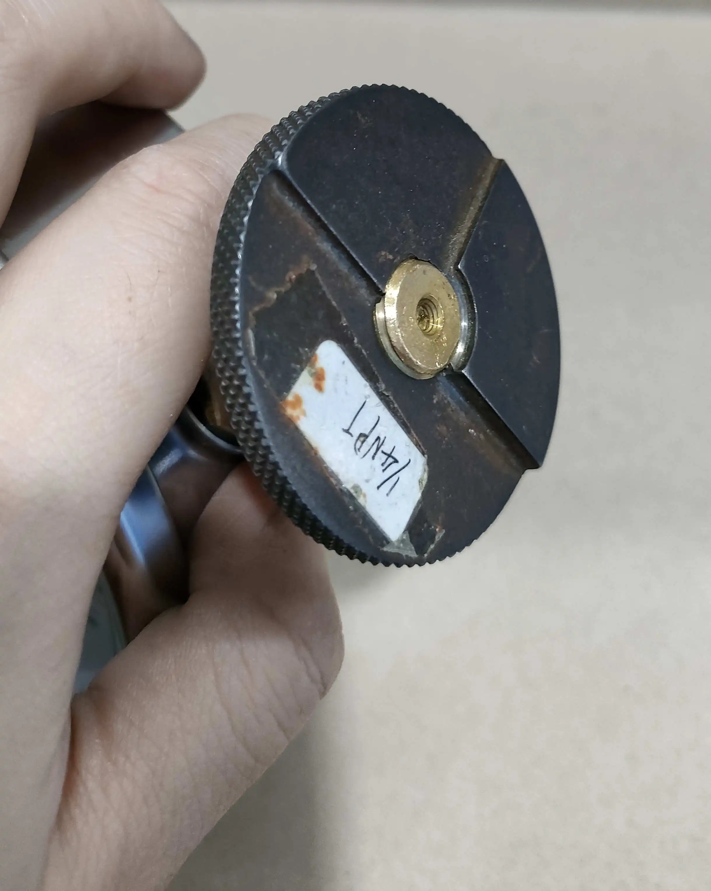 Hot Popular VAL950-VG100 100MM 0-10000PSI 1-4LM U-SHAPED CLAMP INSTALLATION DRY BUT FILLABLE PRESSURE GAUGE