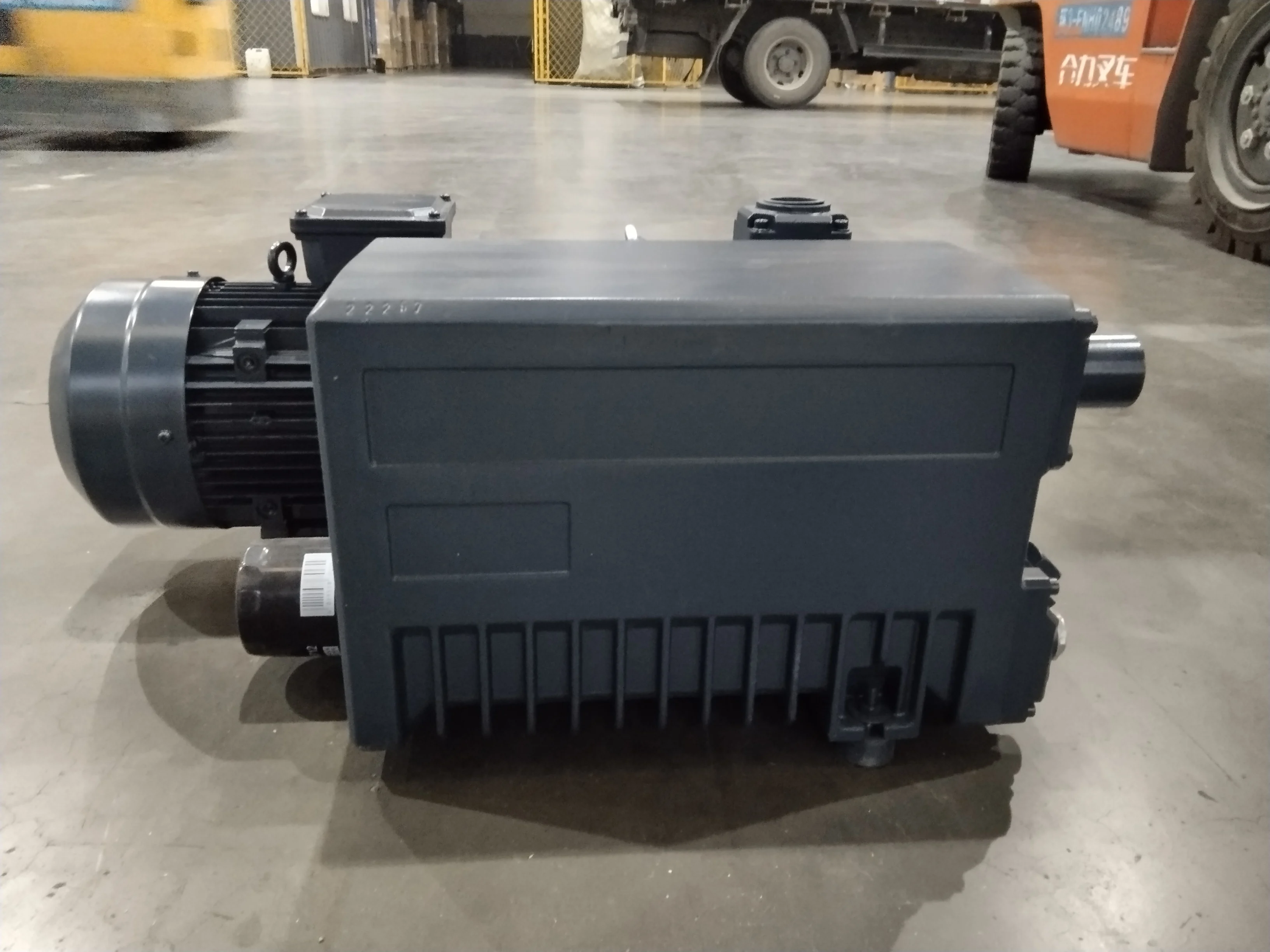 China Factory JQT 300m³/h  Industrial Grade Oil Rotary Vane Pump For Membrane Vacuum Press