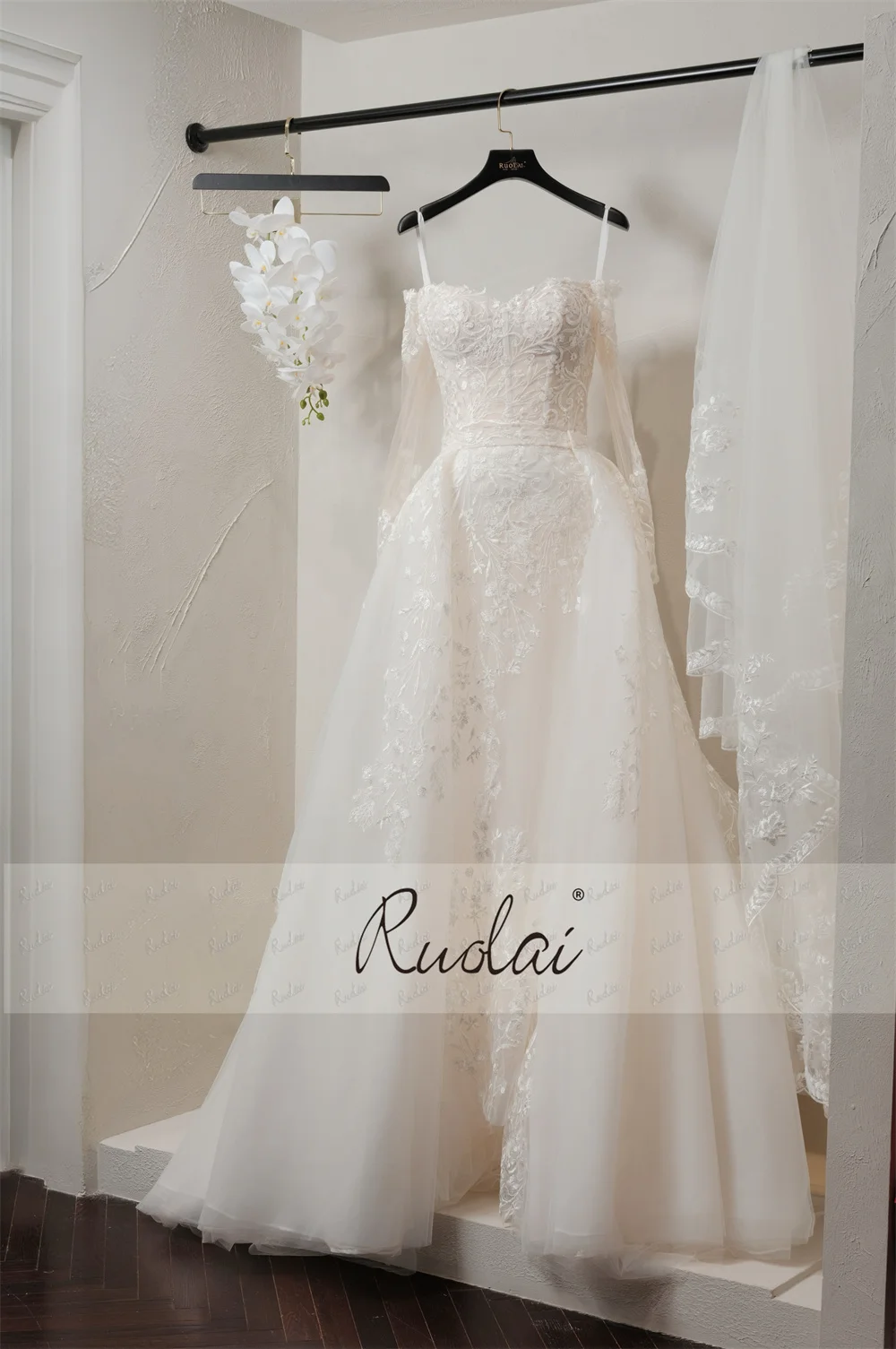 Ruolai QW02058 Off Shoulder Long Sleeves Detachable Train Lace Elegant Changing Dresses for Brides