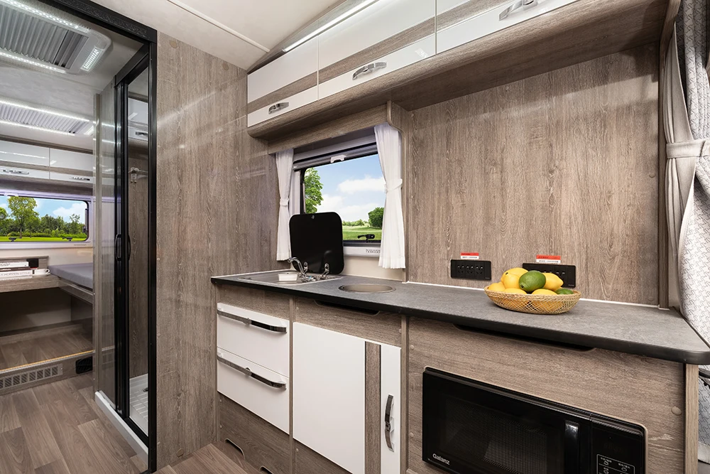 Luxury Van and Caravans Made In China Rv Motorhome Travel Trailer Campers