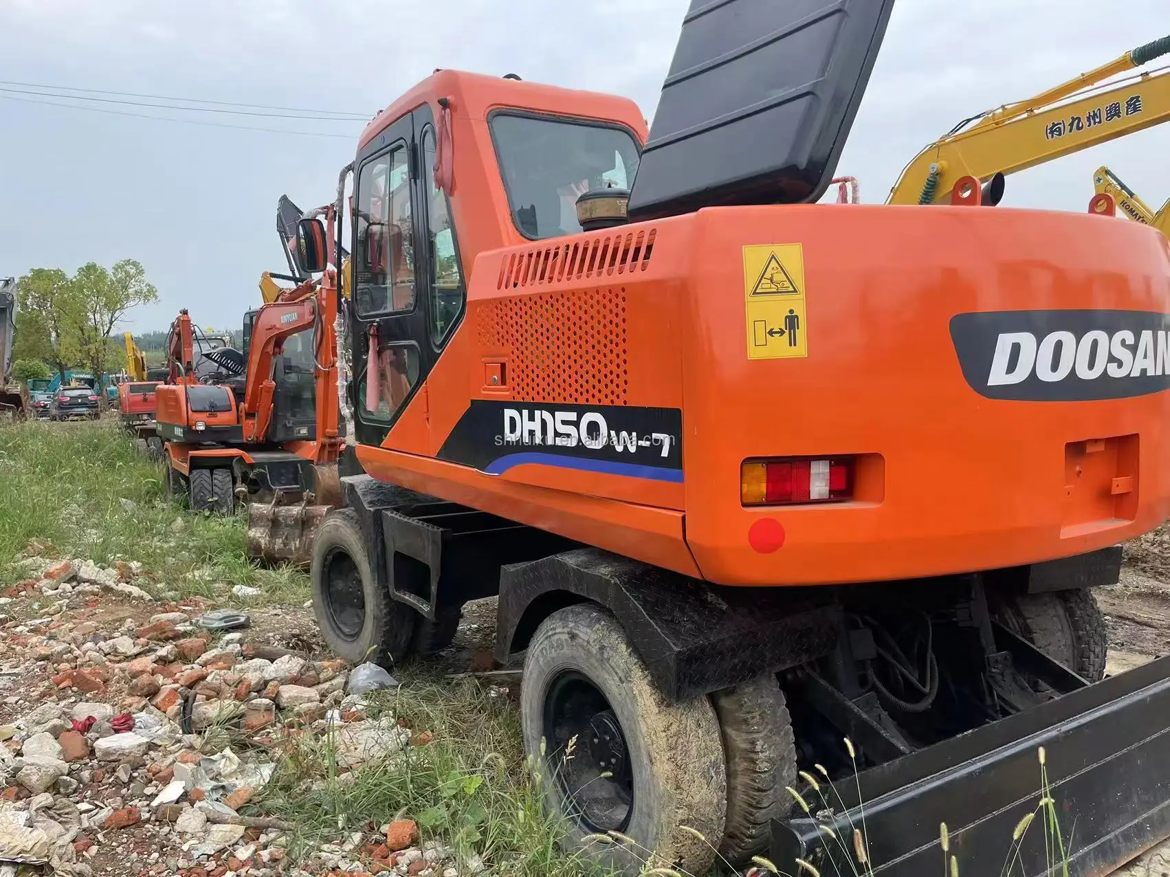 90 new Wheeled excavator second hand DOOSAN DH150W-7 Cheap 4-wheeled used digger DOOSAN DH150W-7