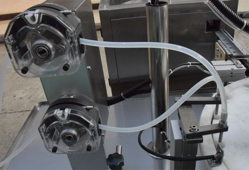 Автоматическая машина для розлива жидкости, цена, фармацевтическая пластиковая бутылка, поршневая производственная линия