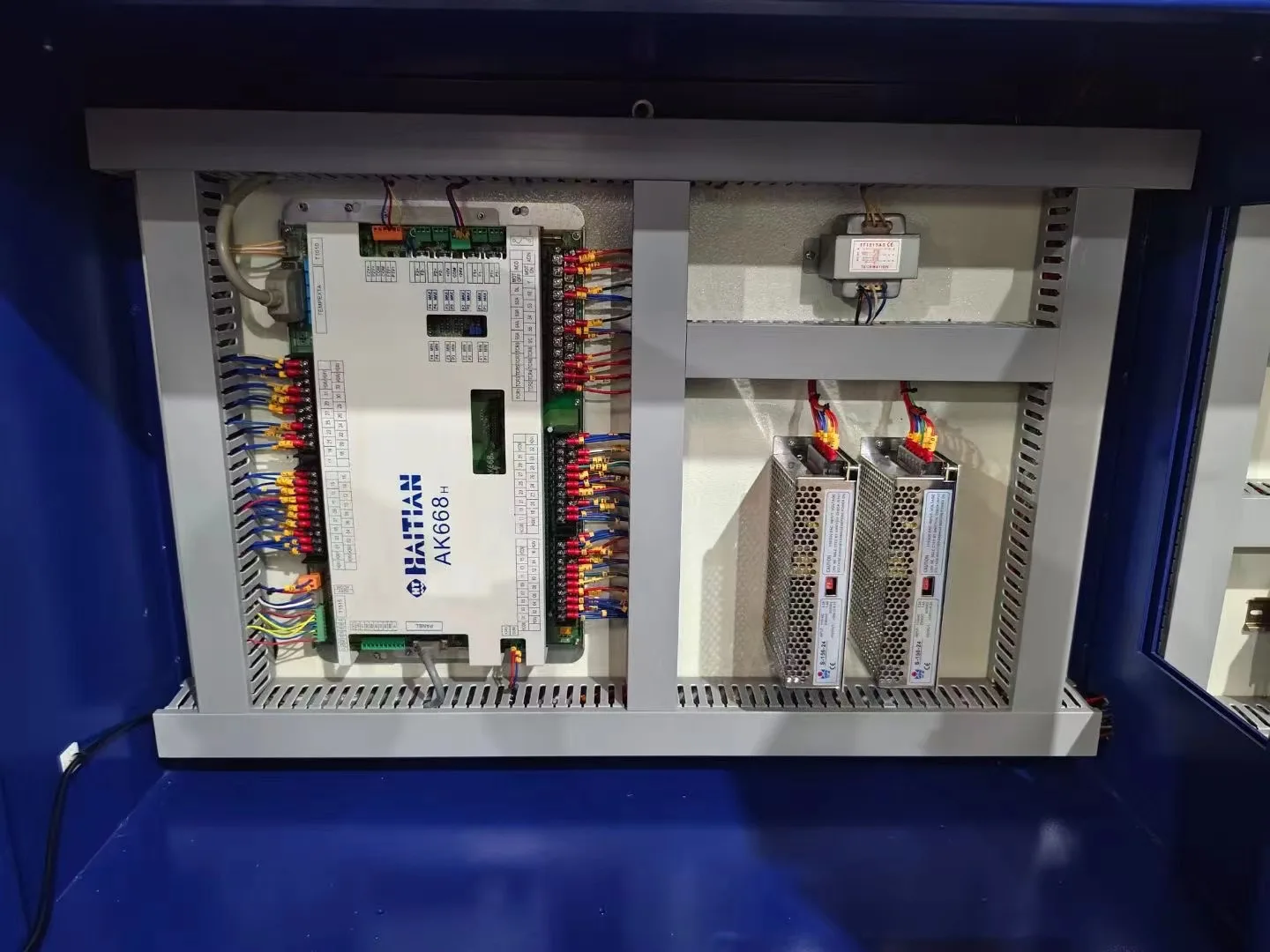 2024 Hot sale used Haitian 1000T Full automatic cold chamber die casting machine metal injection molding machine ready to ship