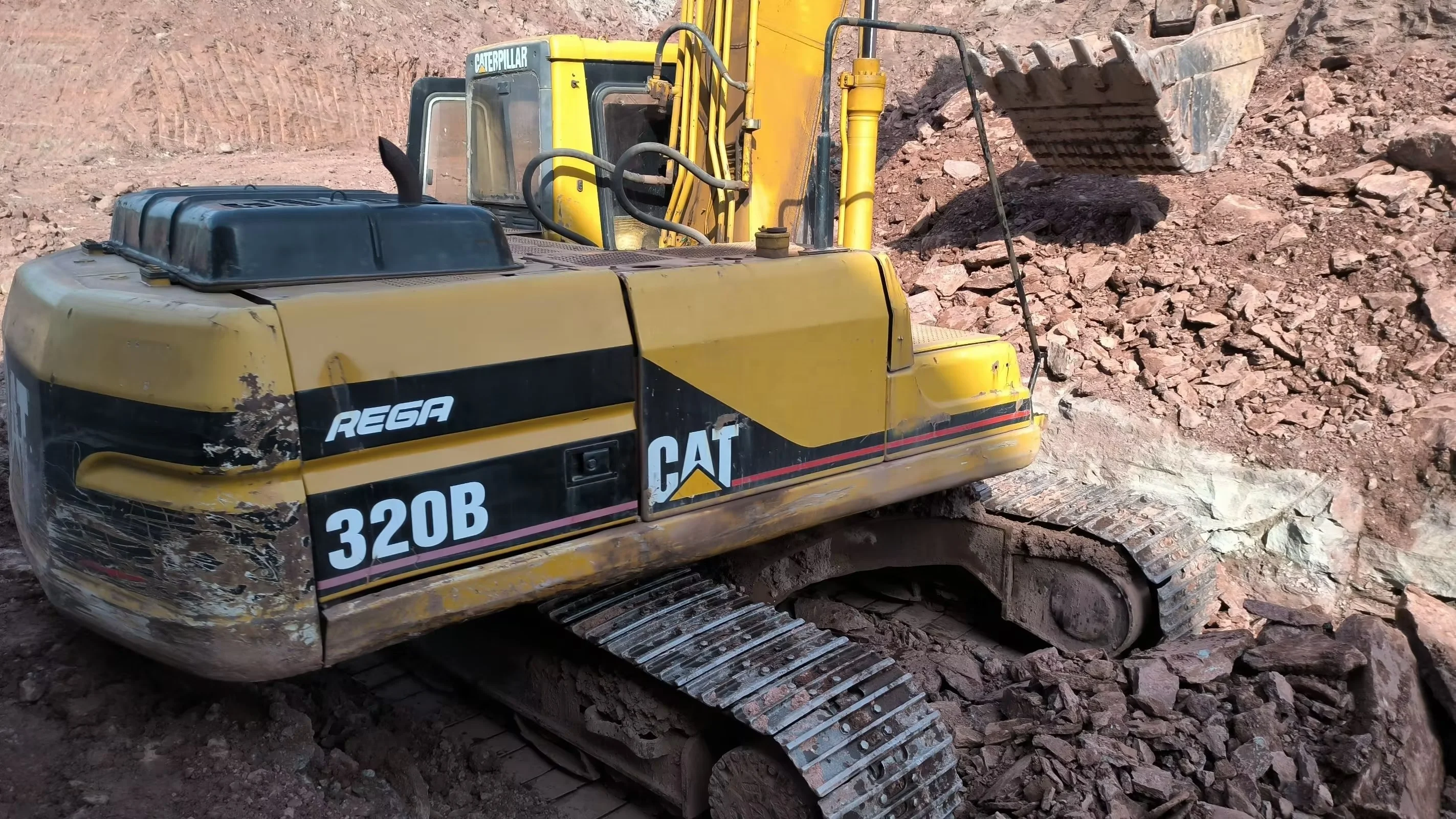 Hot Selling Good Condition CAT 320B 19T Used Excavator Digger Bagger Crawler Hydraulic Excavators For Sale