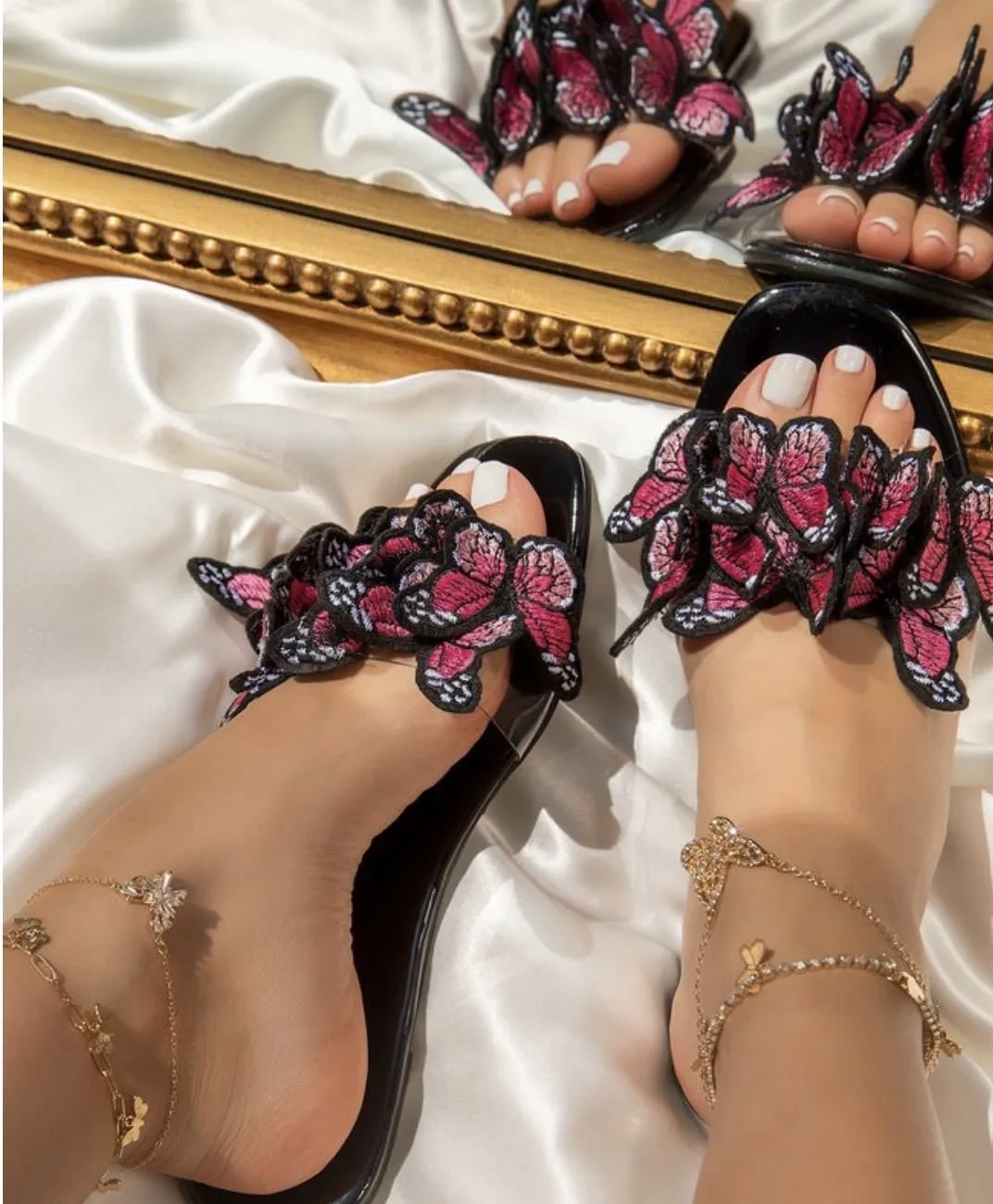 Summer Fashion Slides Slippers Woman Embroidered Butterfly Slippers Cheap Wholesale House Slippers Manufacturer
