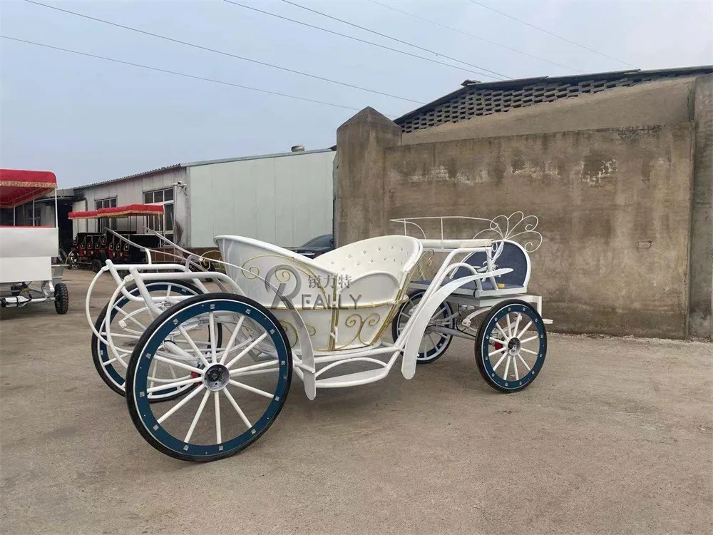 Factory Price Royal Design Outdoor Sightseeing Horse Carriage Manufacturer Horse Carriage For European Tourist Festival