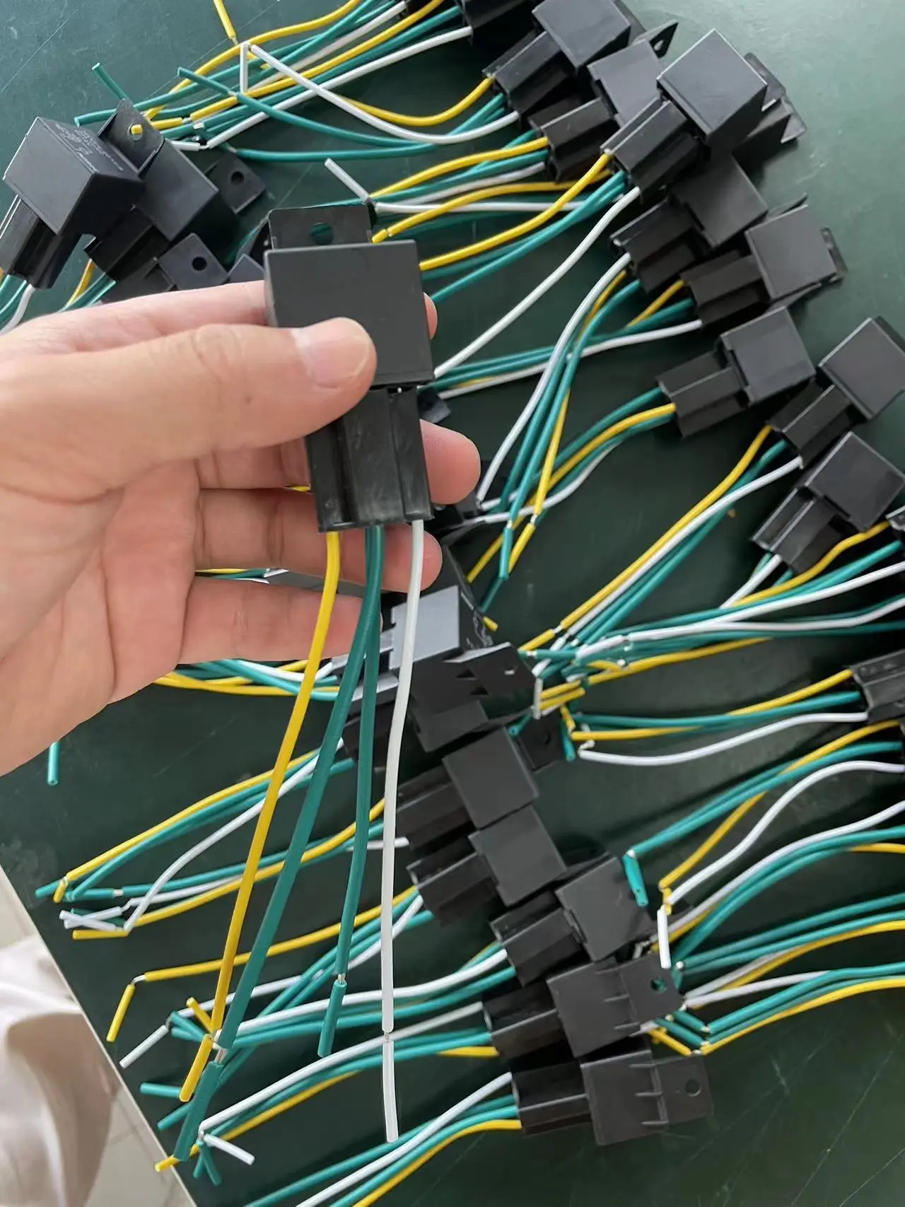 12V/24V Relay Remotely Cut Off Oil And Power GPS Tracker  Supports the use of any model GPS tracker