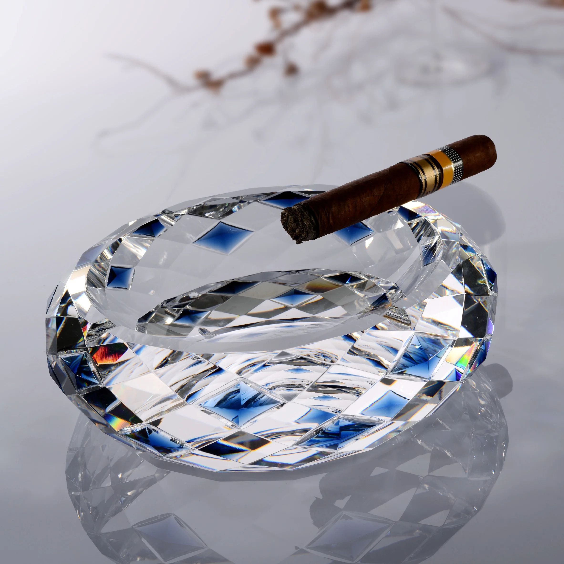 Hot Selling handmade Engraved Crystal cigar Ashtray For Home Decoration