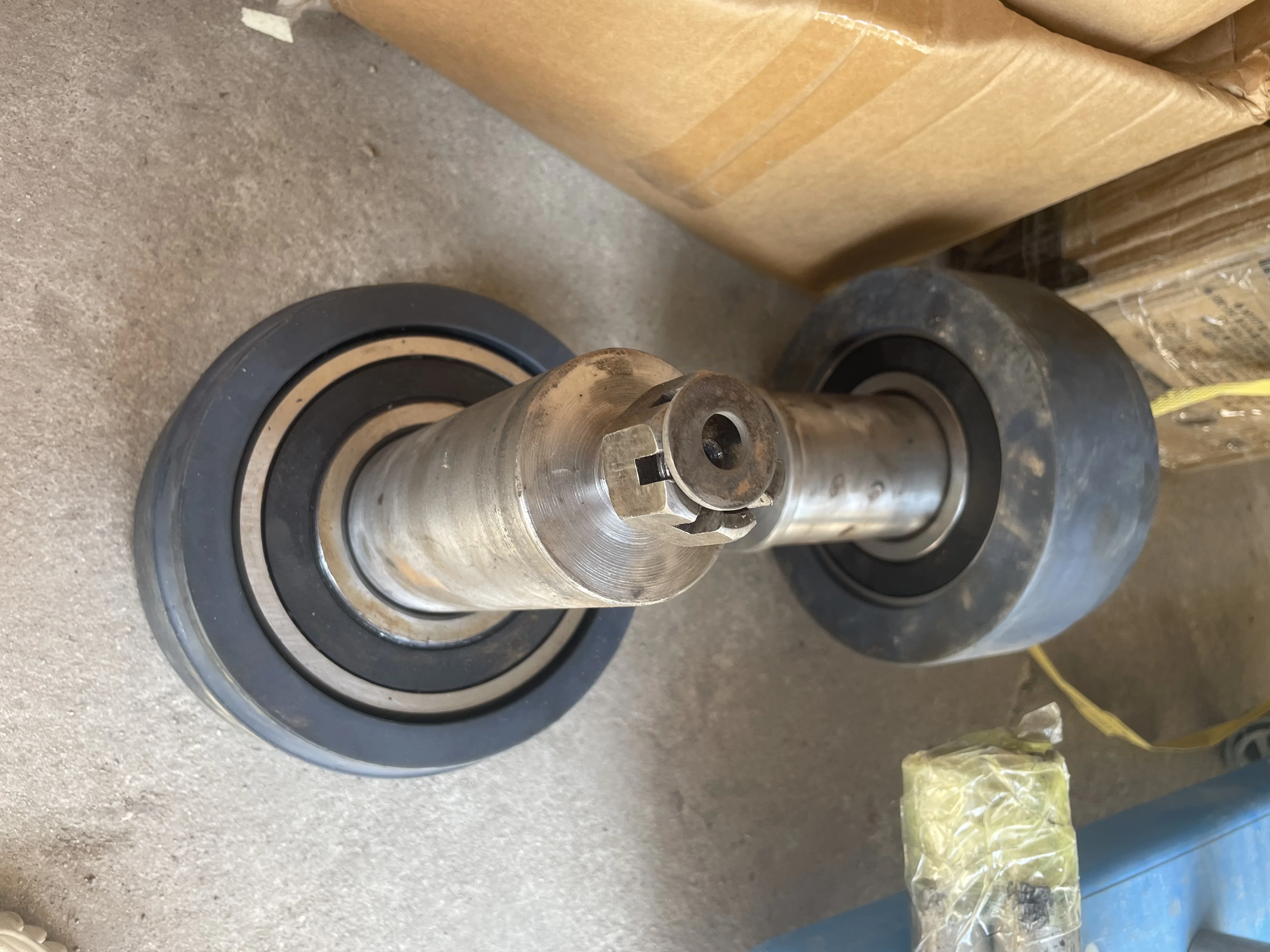 Trolley gear shaft and coupling