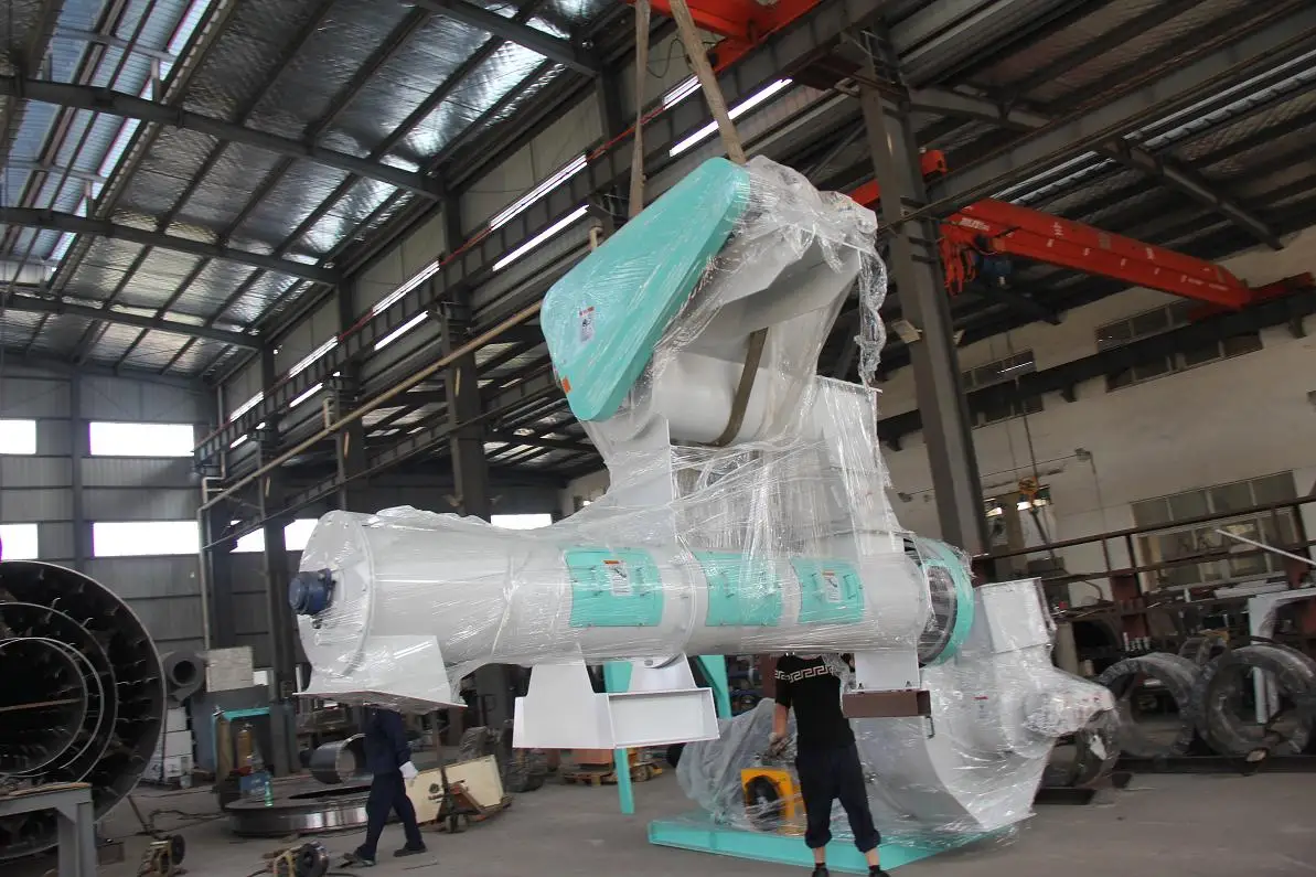 Rongda supplier Hot selling animal feed granulator/Food Making Machine Production Line