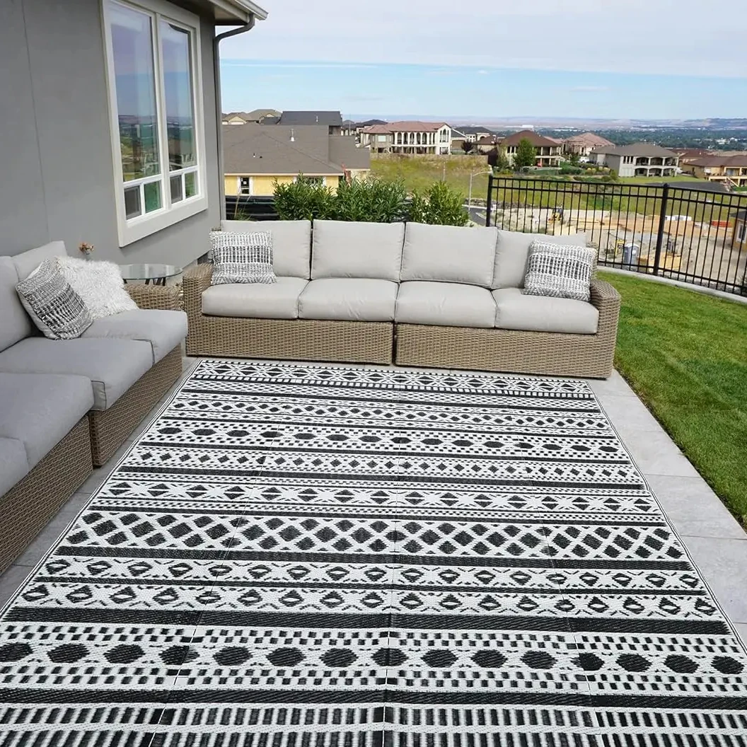 Manufacturer wholesale portable outdoor woven beach camping picnic mat moisture-proof beach cushion carpet mat RV mat