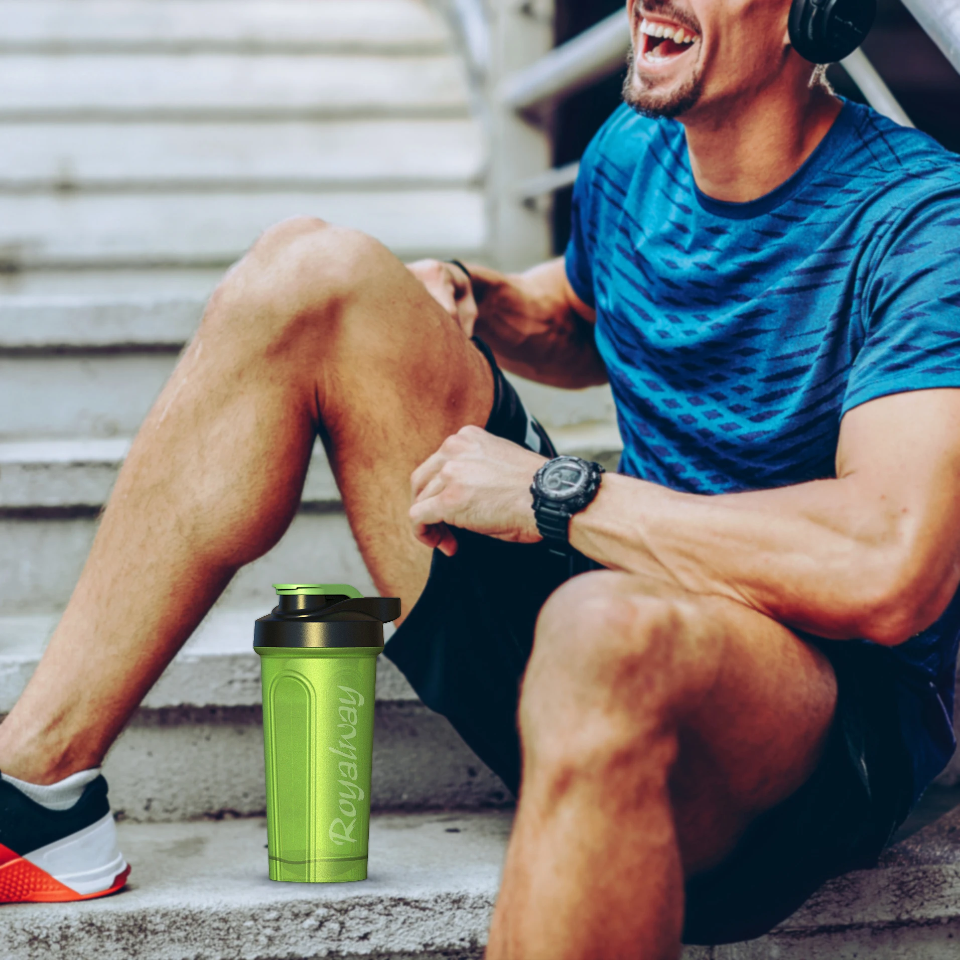 BPA Free Loop Top Plastic Protein Drink Shaker Cup 750ml