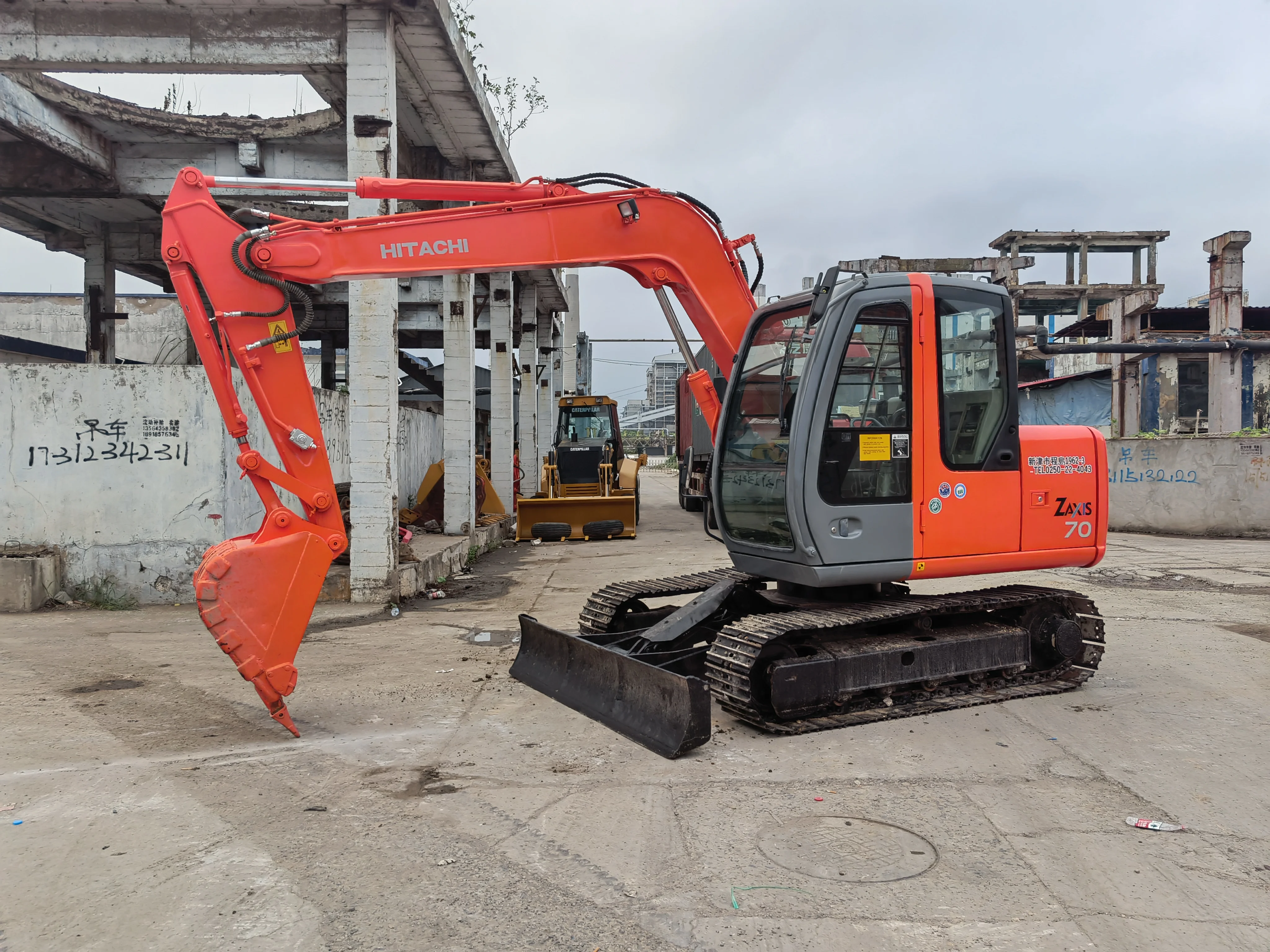 Mini digger hitachi zx70 mini excavator zx55 zx60 hitachi excavator