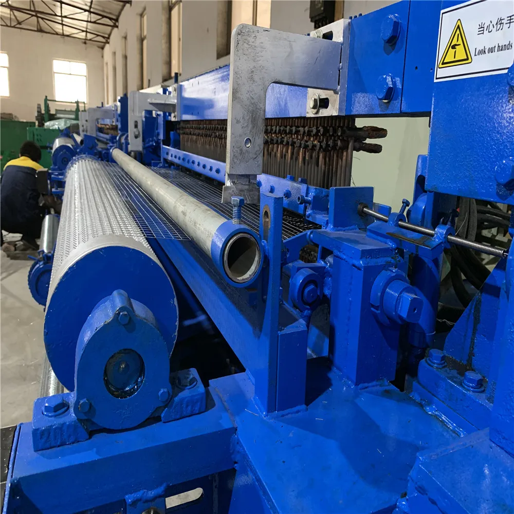 Hot sale welded wire mesh machine for fencing in rolls wire mesh welding equipment