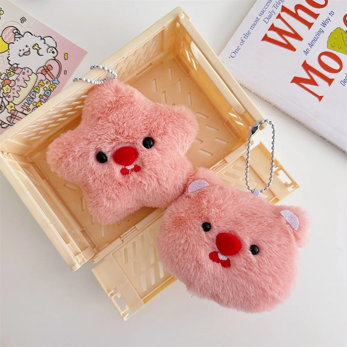 Cute cartoon stars, small beaver plush pendants, keychains, squeaky bags, pendants, small beaver head doll machines wholesale