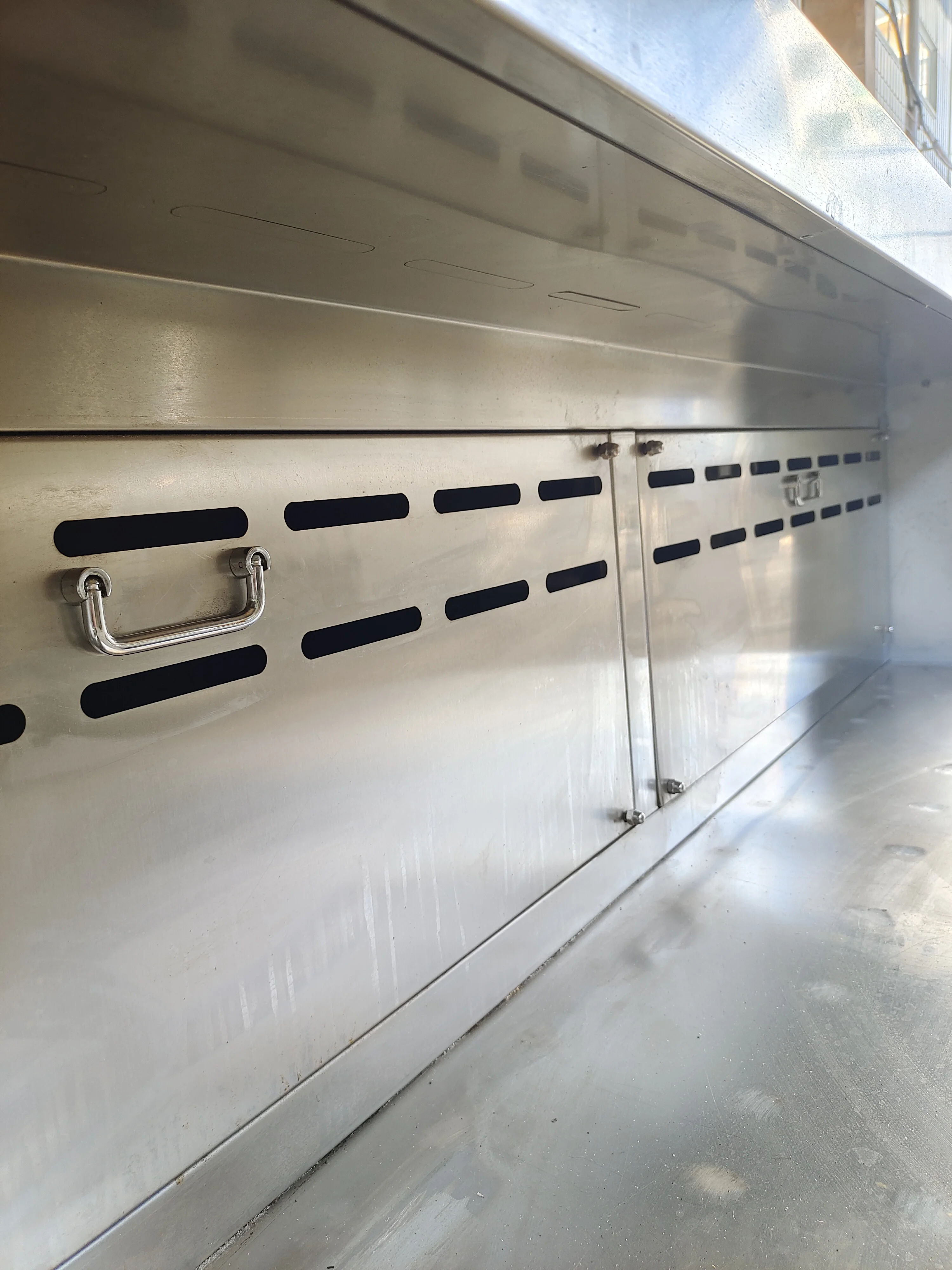 Multifunctional  BBQ Grill with Grill Smoke Purifier Indoor and Outdoor Use for Restaurant Industry