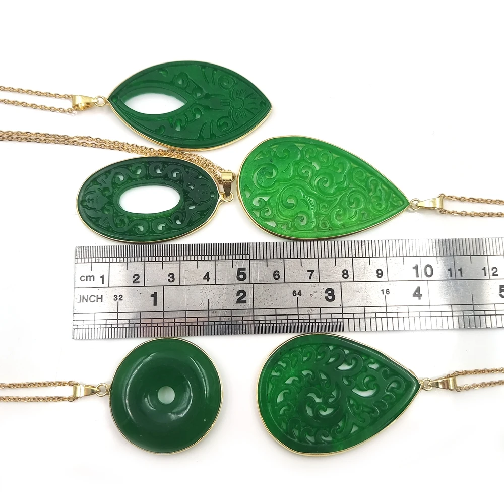 wholesale natural crystal green jade stone slice pendant carved Chinese style gemstone bezel oval donut pendant gold necklace