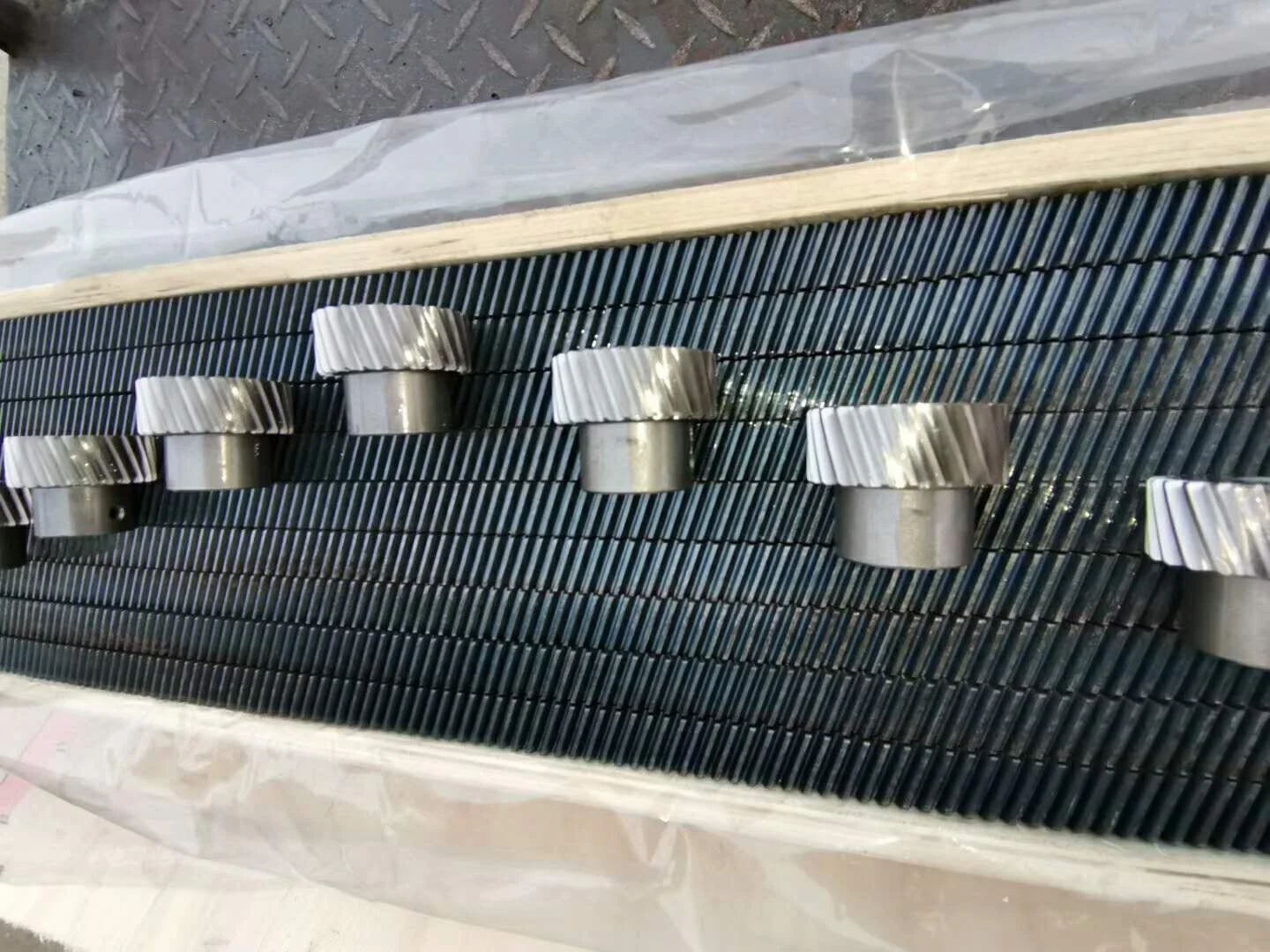 Wholesales high precision tolerance be 0.016mm/meter M3 29*29 CNC 1325 plasma cutting machine Helical Gear Rack and Pinion