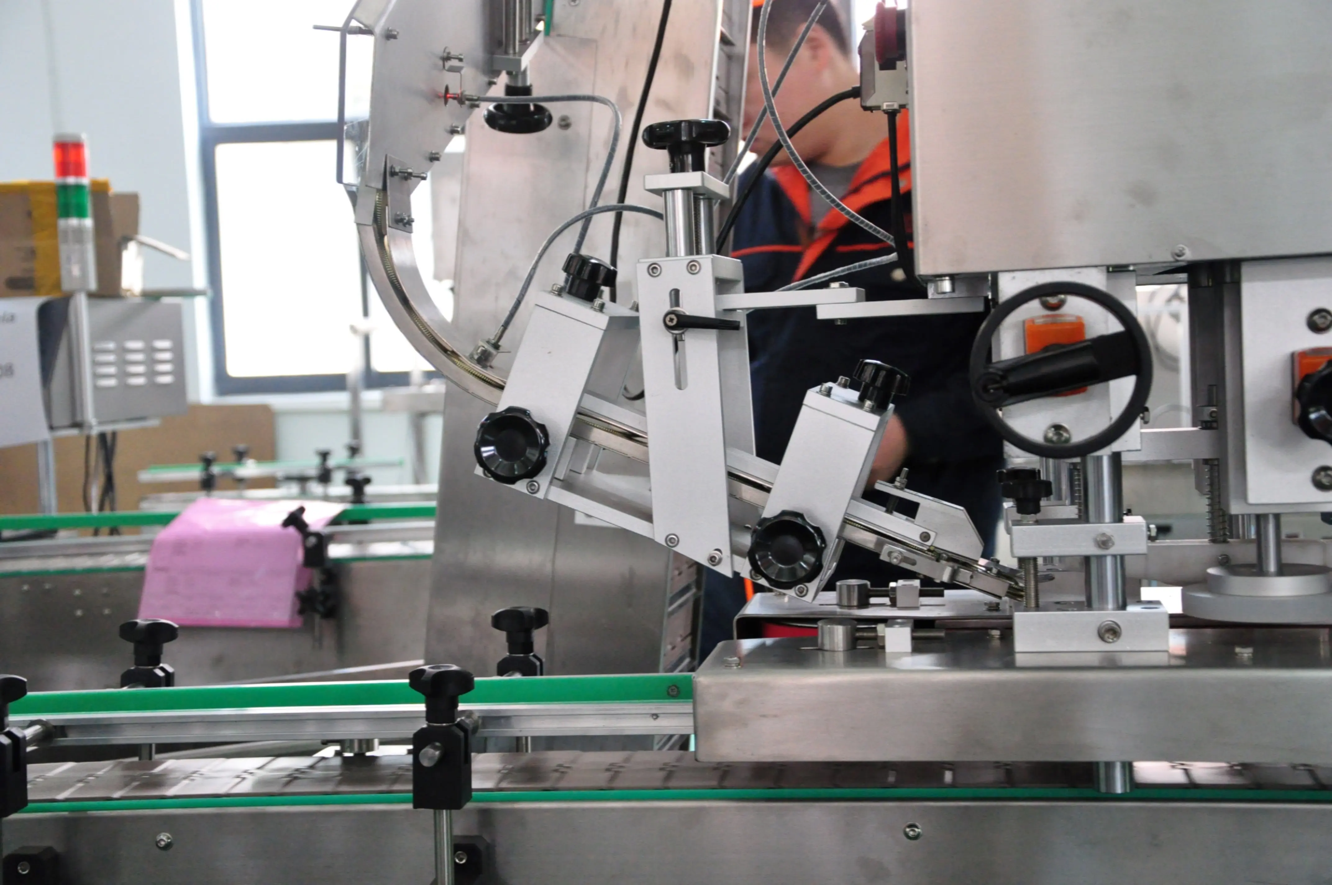 GX-200 High-speed capping lid screw machine (capper + elevator)