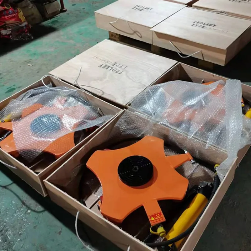 Mini 360 degree hydraulic lifting and universal handling small tank lifting tool