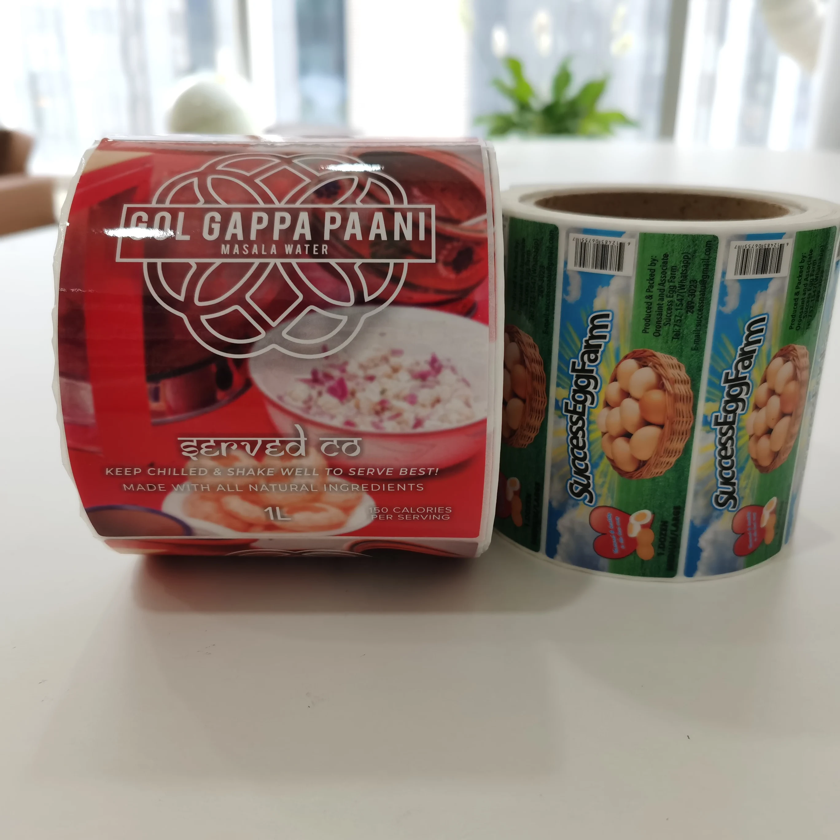 Low price custom adhesive glossy water proof paper egg packaging box label and sticker printing