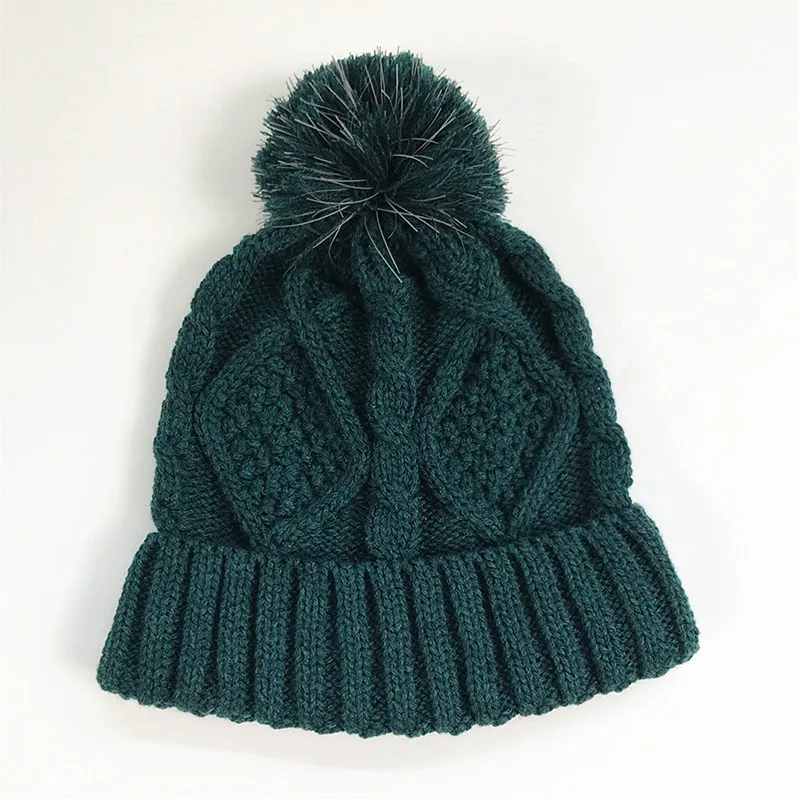 OEKOTEX Certificate AZO Free Cozy Chunky Cable Knit Hat for Women with Reflective Pompom