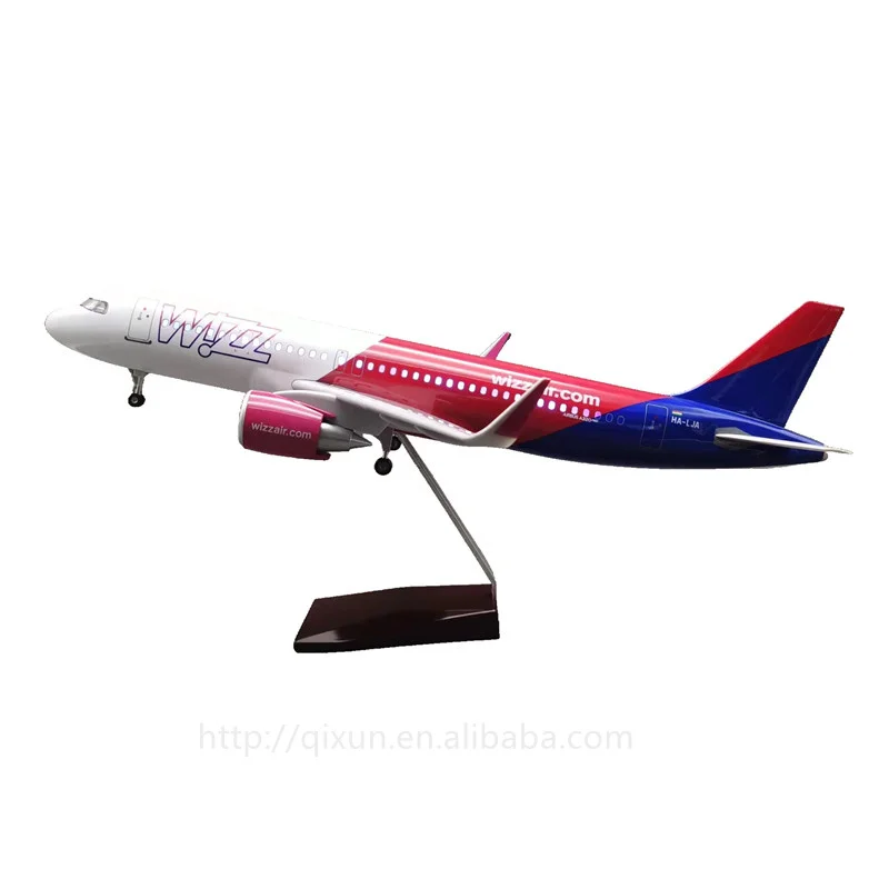 Резиновая модель самолета в масштабе 1:80 47 см A320 Wizz воздушная декоративная с колесами