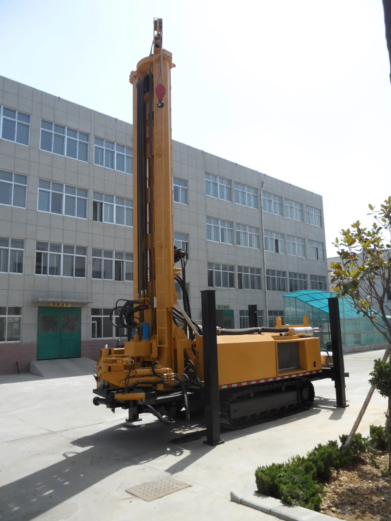 Глубокий гидравлический гусеничный DTH и Роторная Буровая Машина SL1100 для бурения скважин