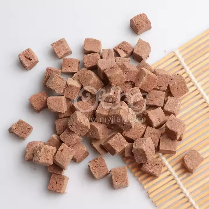 natural pellets beef cube dehydrated dog training treats chewable dog food for dog Freeze Dried Beef liver Granule
