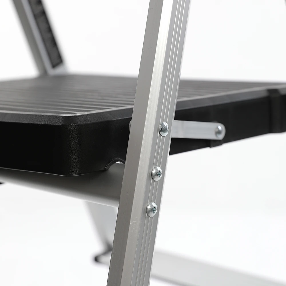 Family Use Purpose Lightweight Safety Aluminum Standing Folding Step Ladder