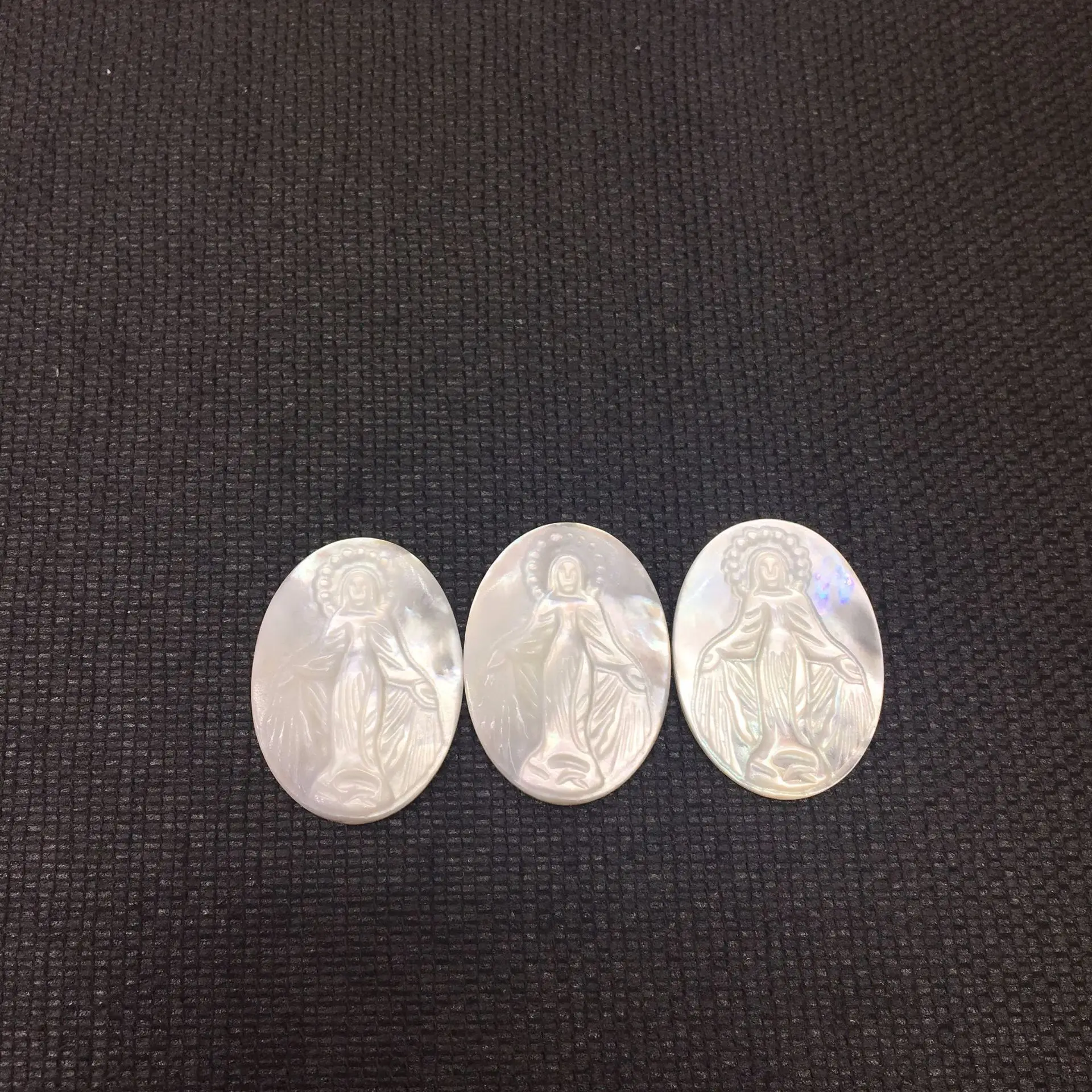 Овальный 15x20 мм белый корпус Христос Камея религиозные резные Девы Марии перламутр ремесла